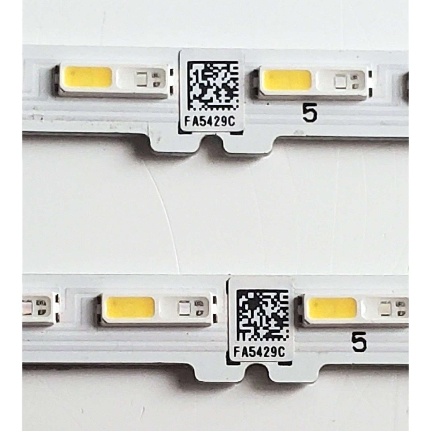 KIT DE LED'S PARA TV SAMSUNG ((2 PIEZA)) / NUMERO DE PARTE BN96-52593A / BN9652593A / Q60/70A_STC430AG1_7020_2IN1_50LEDS_REV1.0_200914 BN96-52593A / E320262 / PC66259A / FA54290C / MODELOS QN43Q60 / QE43Q60AW / QN43Q60AAF / HG43Q60AANFXZA - Imagen 3