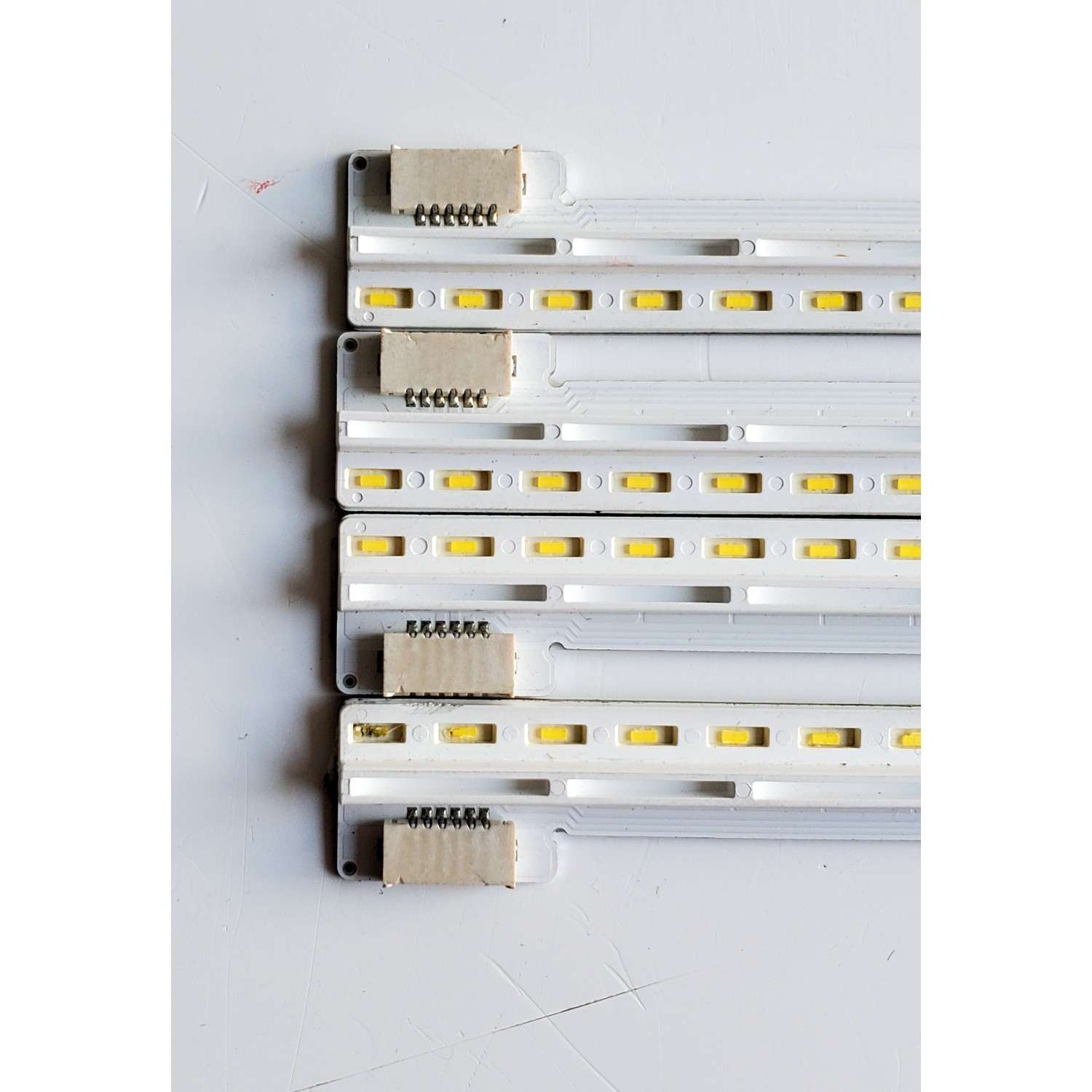 KIT DE LED'S PARA TV LG ((4 PIEZAS)) / NUMERO DE PARTE SSC_Y21_75NANO85_BOE_66LED_A BAR_REV01_200628 / SSC_Y21_75NANO58_BOE_66LED_B BAR_REV01_200628 / E469119 / MODELO 75NANO75SPA / 75NAN075SPA - Imagen 2