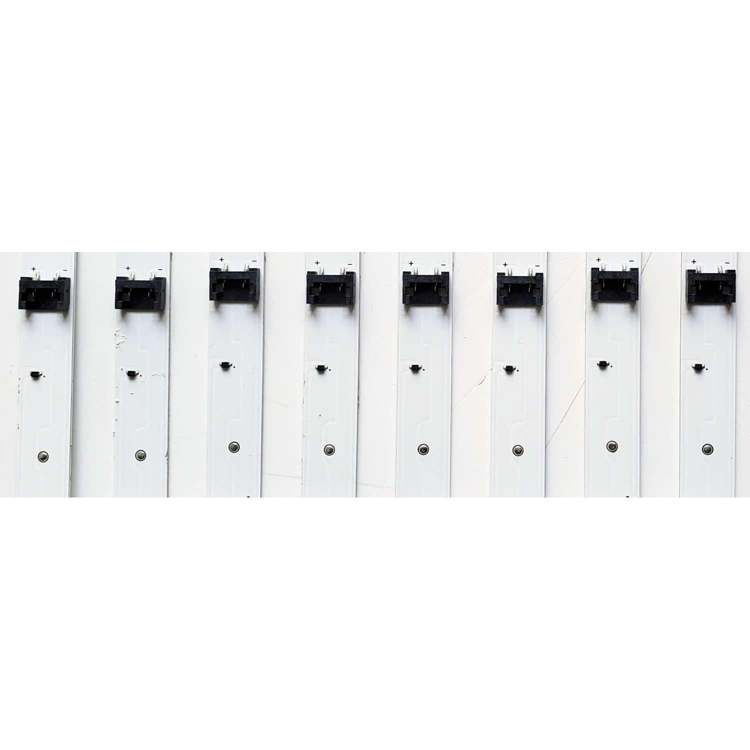 KIT DE LEDS ORIGINAL PARA TV LG 8 PIEZAS / NUMERO DE PARTE EAV65045301 / SSC_Y22.5_Slim_Trident_65UQ79_BOE / SSC_Y22.5_Slim_Trident_65UQ79_BOE_(0.6PI)_CASE1_REV00_220412 / PANEL NC650TQG / DISPLAY HV650QUB-F9E / MODELOS 65UR7800PSB / 65UQ79 / 65UT7550AUA - Imagen 5