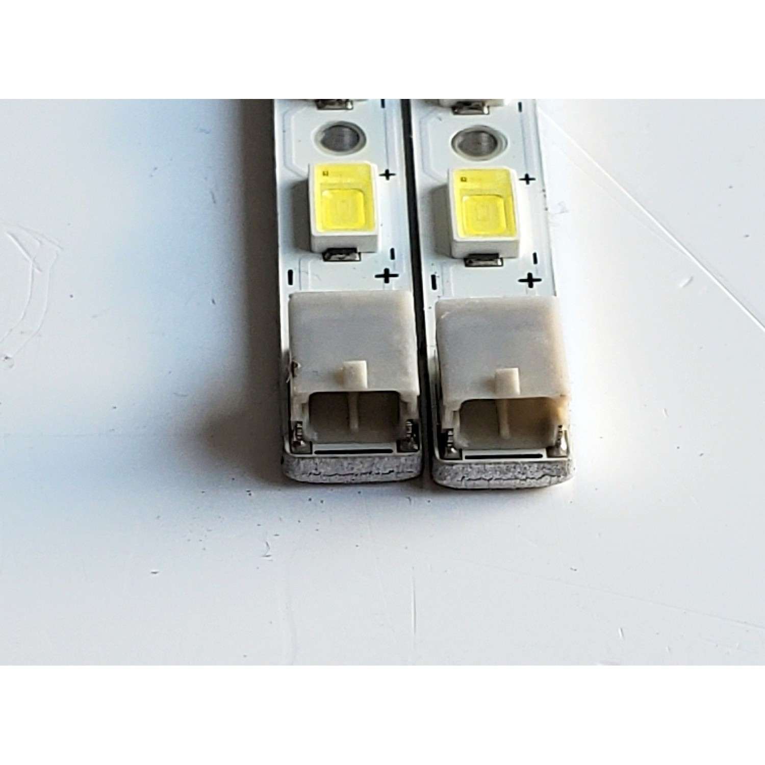 KIT DE LED'S PARA TV SONY ((2 PIEZAS)) / NUMERO DE PARTE SLED SLS46 5630 60Hz 60LED REV1.0 100113 / MS1 M1110 / SLED_SLS46_5630_60Hz_60LED_REV1.0 100113 / PANEL LTY460HM03 / MODELO NSX-46GT1 - Imagen 2