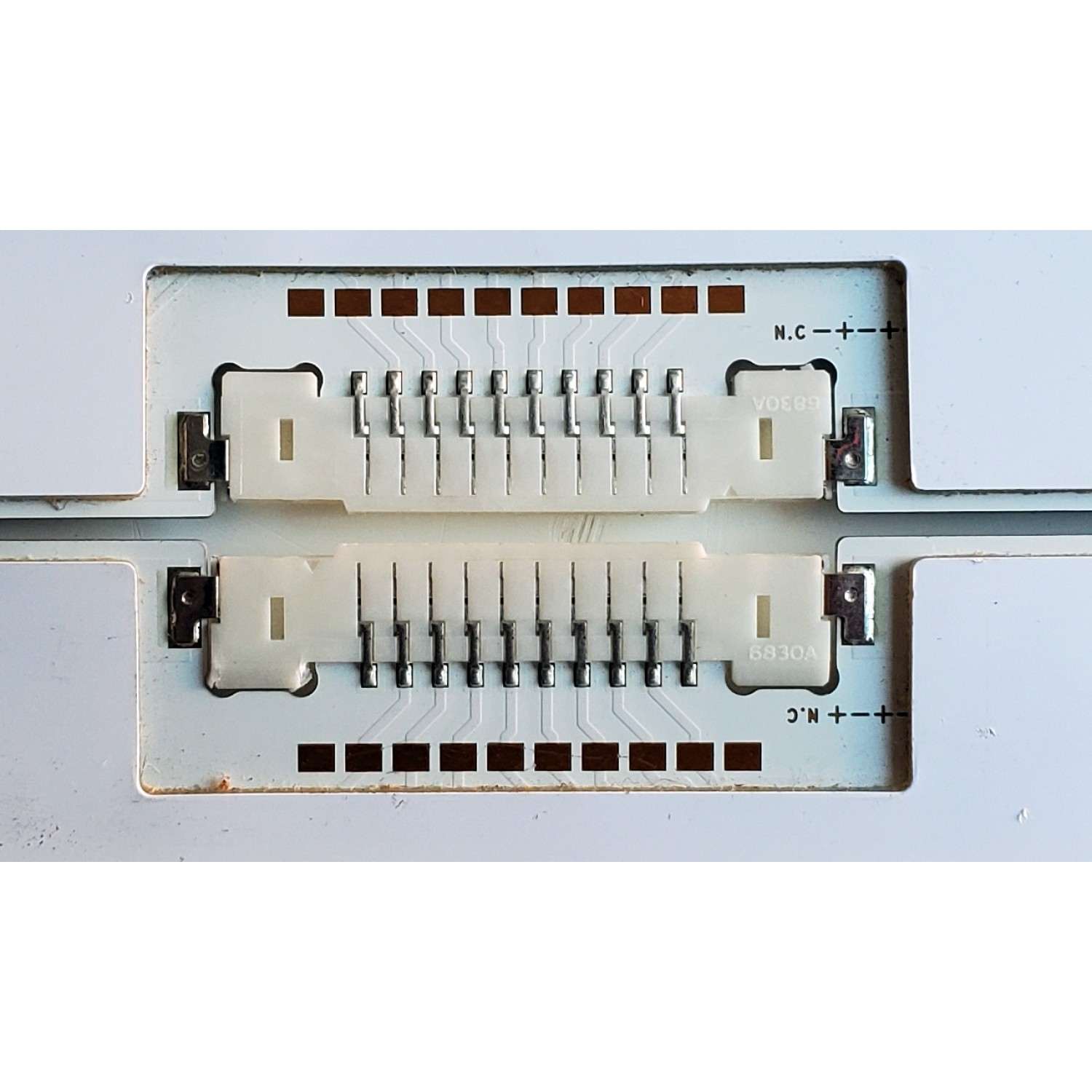 KIT DE LED'S PARA TV SAMSUNG ((2 PIEZAS)) / NUMERO DE PARTE BN96-42347A / BN96-42348A / 42347A / 42348A / PANEL'S CY-UM055FLLV4H / CY-SM055FLLV6H / MODELOS UN55MU / UA55MU / UE55MU / UA55MU7000 /  UA55MU7500 / UA55MU7700 / MAS MODELOS EN DESCRIPCIÓN - Imagen 3