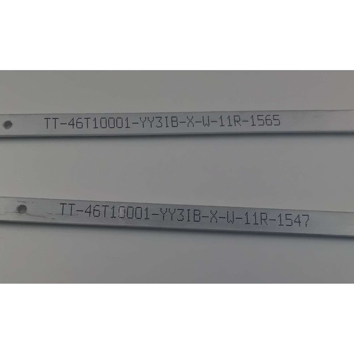 KIT DE LEDS PARA TV TOSHIBA ORIGINAL 2 PIEZAS / NUMERO DE PARTE TT-46T10001 / TT-46T10001-YY31B-X-W-11R / TT-46T10001-YY31B-X-W-11R-1547 / TT-46T10001-YY31B-X-W-11R-1565 / 73.46T10.001-0-SX1 / PANEL T460HF02.V1 / MODELO 46UL863 - Imagen 2