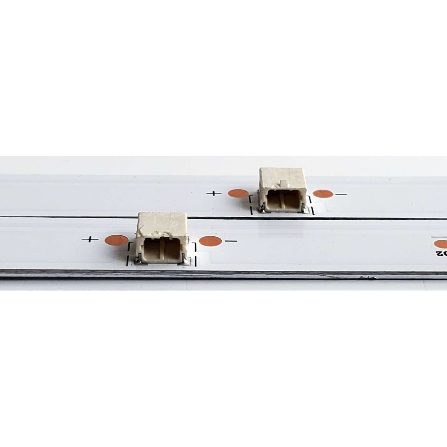 KIT DE LED'S PARA TV ((2 PIEZAS)) / NUMERO DE PARTE JL.D32051330-002JS-M_V01 / LB-C320-M5F-X-C-5-12-X9 / 18BE530 / PAL-3A 94V-0 E199273 / MODELO 32'' - Imagen 4
