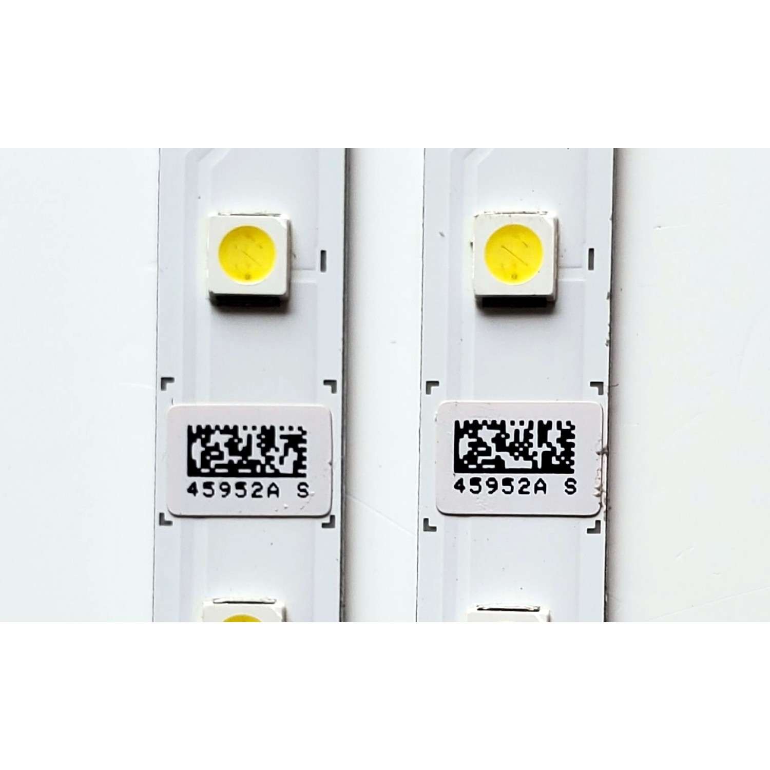 KIT DE LED'S PARA TV SAMSUNG ((2 PIEZAS)) / NUMERO DE PARTE BN96-45952A / L1_RU7K_E0_CDM / S19(2)_R1.0_T4O_100 / S19(2)_R1.0_T40_100 / LM41-00797A / MODELOS UN50NU / UN50RU / HG50 / UE50NU / UE50RU / UA50NU / UA50RU / MAS MODELOS EN DESCRIPCIÓN - Imagen 2