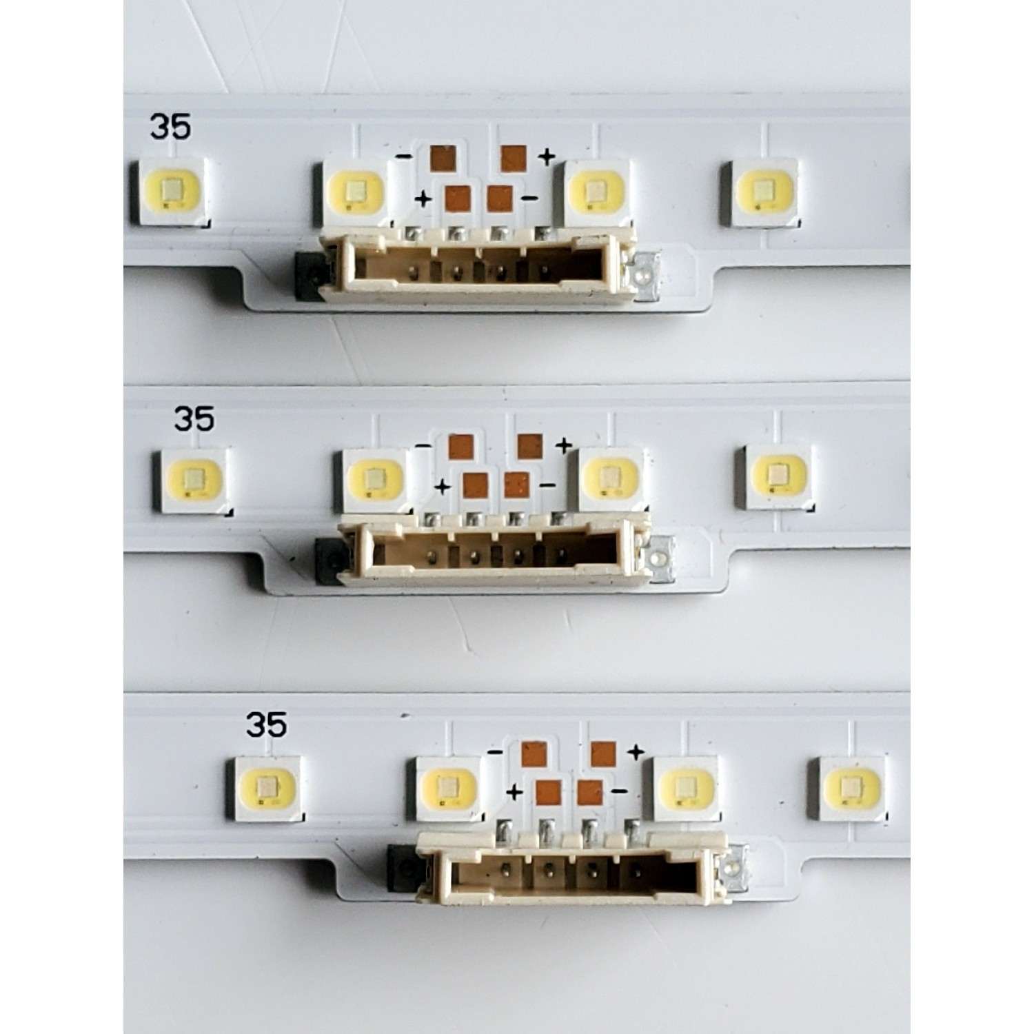 KIT DE LED'S PARA TV SAMSUNG ((3 PIEZAS)) / NUMERO DE PARTE BN96-48257A / STC750A37 / 19Y_Q60_STC750A37_3030F_Blue_60ea_Rev5.0_181129_BN96-48257A / PC65491A / PANEL CY-RR075FGLV1H / MODELOS QN75Q60 / QN75Q60RAFXZA FA01 / QN75Q6D / QN75Q6DRAFXZA FA01 - Imagen 3