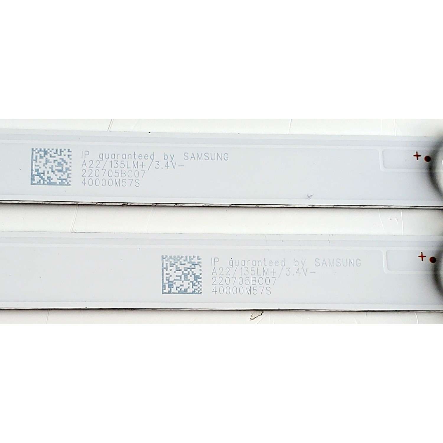 KIT DE LEDS PARA TV HAIER ORIGINAL 2 PIEZAS / NUMERO DE PARTE LED40D08-ZC62AG-02D / 30340008002D / 4000M75S / 220705BC07 / MODELOS LE40A31 / 100058007 / 100097810 40 PULGADAS - Imagen 2