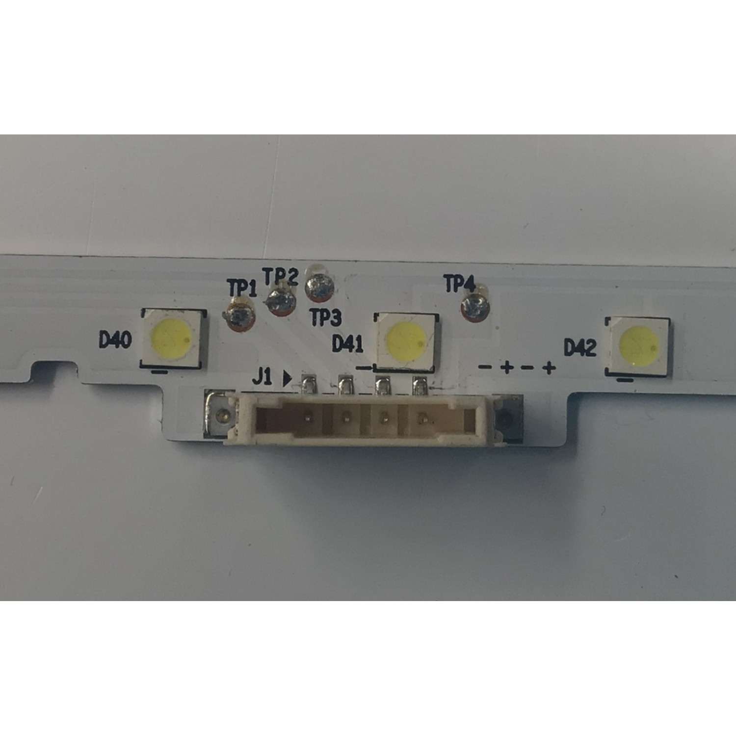 LED PARA TV SAMSUNG ORIGINAL / INCOMPLETO SOLO 1 PIEZA / NUMERO DE PARTE BN96-44814A SEC_65_2X54_3030C_D6T-2D1_27S2P REV.V1 / E213009 / PANEL CY-NM065HGXV1H / MODELO UN65MU6290VXZA / UN65MU6290VXZA GA01 / KIT CONSTA ORIGINALMENTE DE 2 PIEZAS - Imagen 3