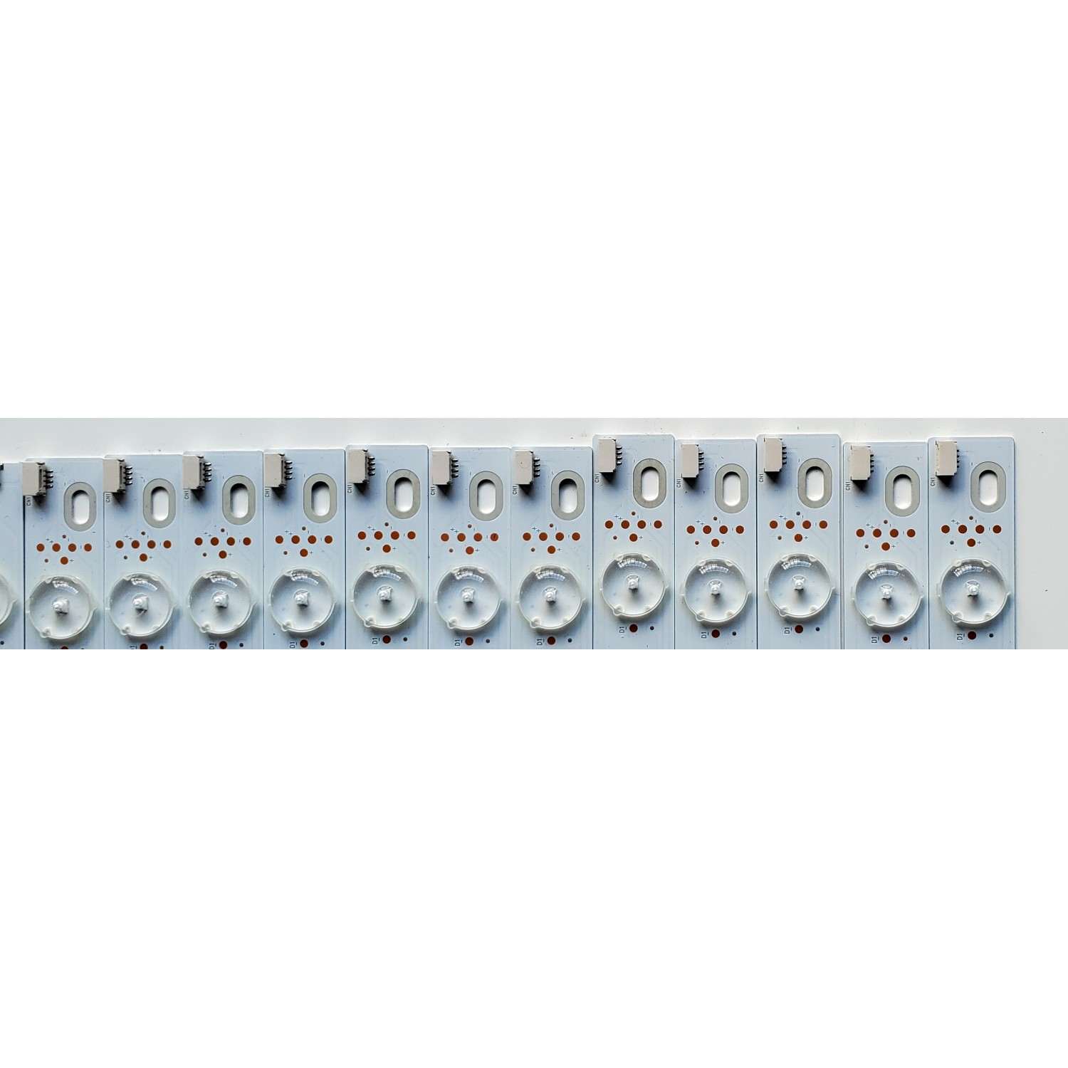 KIT DE LED'S PARA VIZIO ((24 PIEZAS)) / NUMERO DE PARTE LB7000F / LB7000F V0_03 / LB7000F V1_03 / E473485 / PANEL SD700DUA / MODELO M706-G3 / M706-G3 LFTRYTKV - Imagen 4