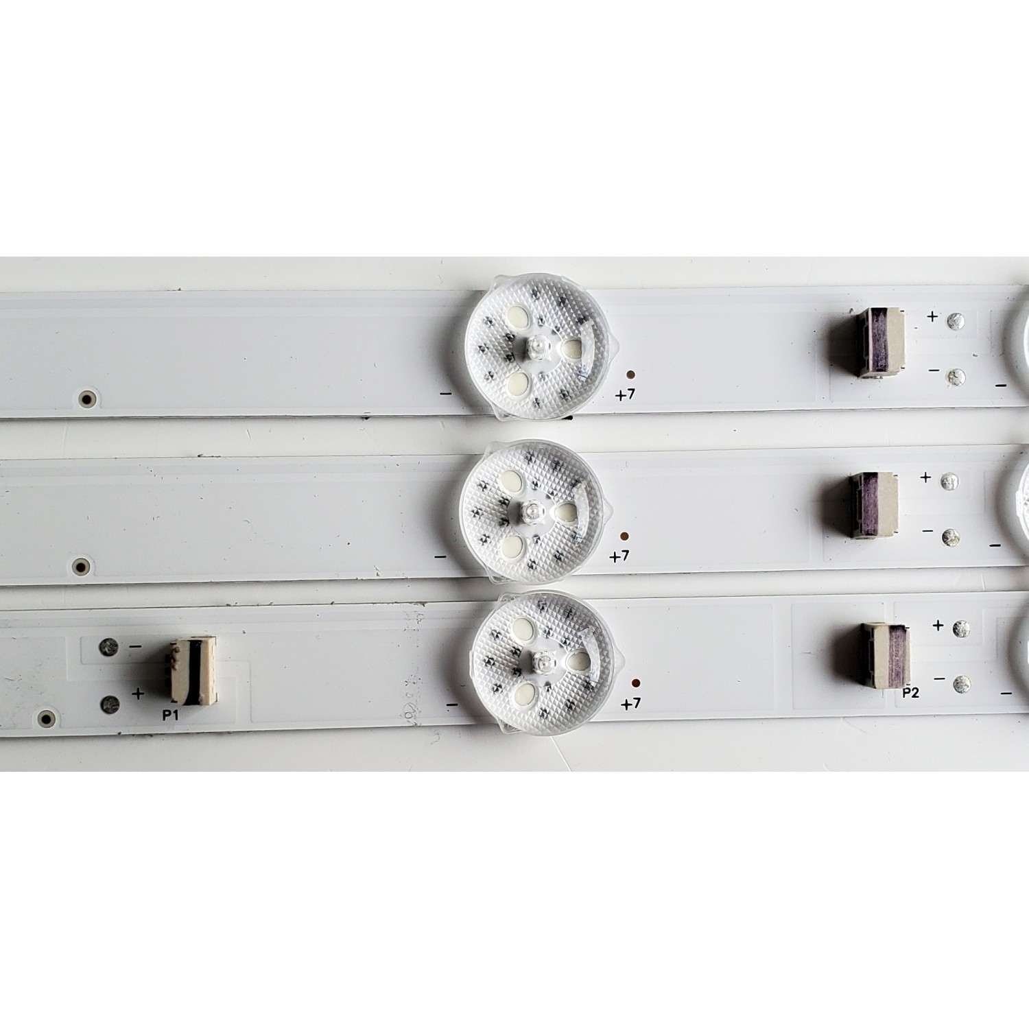 KIT DE LED'S PARA HISENSE ((3 PIEZAS)) / NUMERO DE PARTE 50D6100 / 50HR332M14A1 V0 / 50HR332M14B1 V0 / 14*2 A -B02 / 14*1 B -B02 / 50HR332M14 / MODELO 50'' - Imagen 3