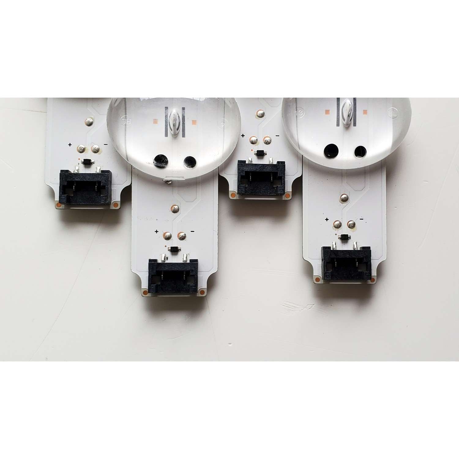 KIT DE LED'S PARA LG ((4 PIEZAS)) / NUMERO DE PARTE EAV64013801 / 65UK63 / SVL650A75 / SSC_Trident_65UK63_S / SSC_65UK63(BOE)_9LED_SVL650A75_REV1.0_171201 / MODELO 65UK6300PUE / 65UK6300PUE.BUSTLJR - Imagen 4