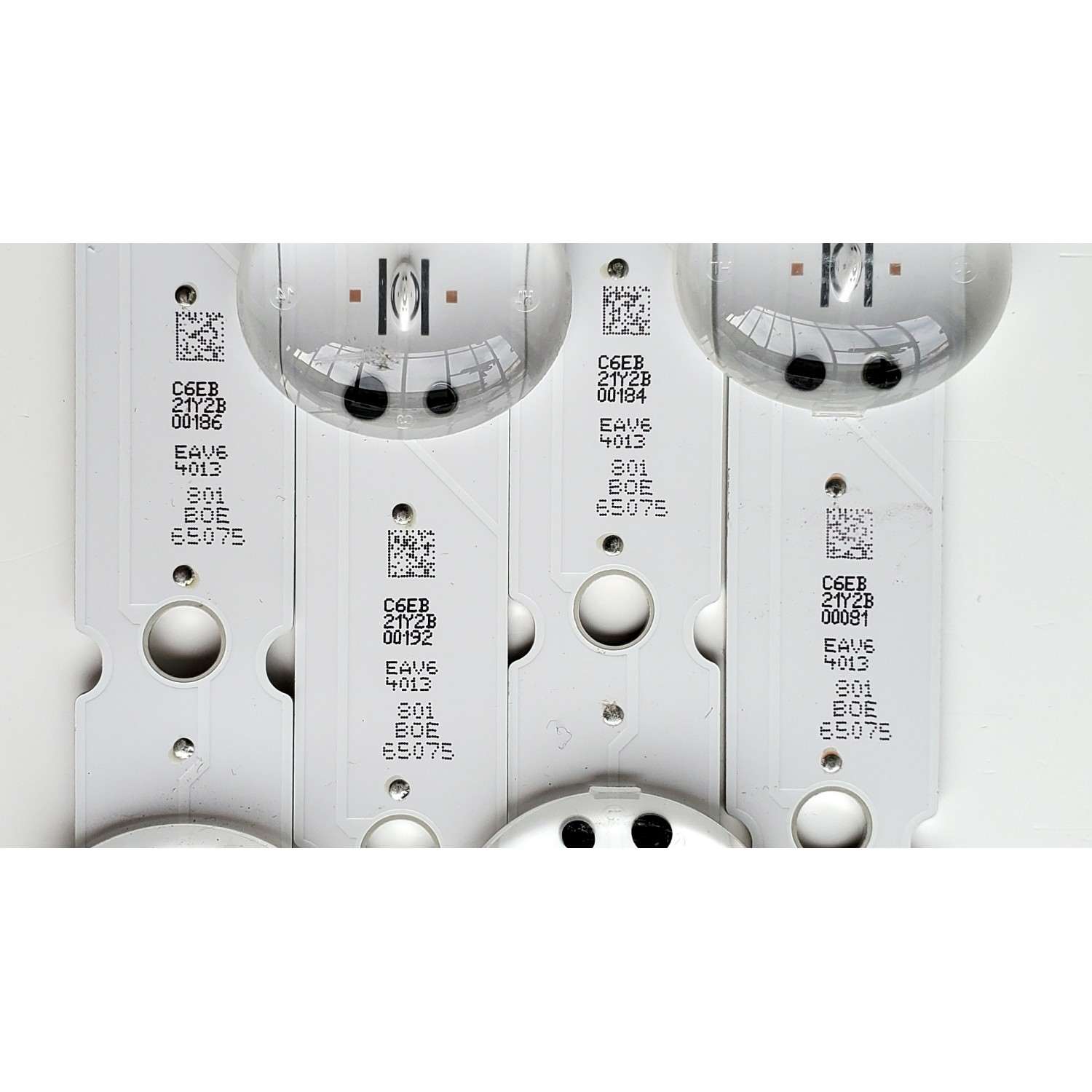 KIT DE LED'S PARA LG ((4 PIEZAS)) / NUMERO DE PARTE EAV64013801 / 65UK63 / SVL650A75 / SSC_Trident_65UK63_S / SSC_65UK63(BOE)_9LED_SVL650A75_REV1.0_171201 / MODELO 65UK6300PUE / 65UK6300PUE.BUSTLJR - Imagen 2
