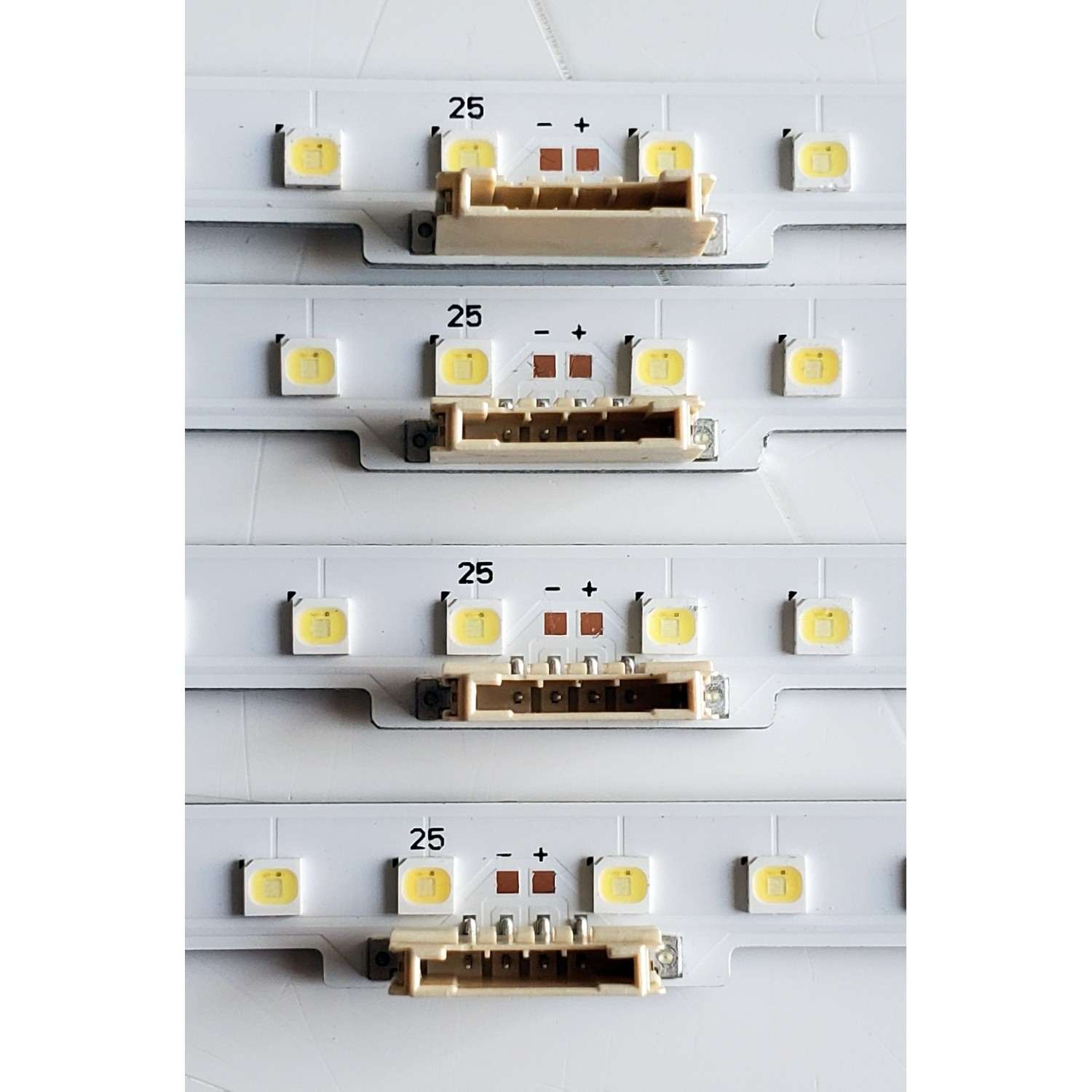 KIT DE LEDS ORIGINAL PARA SAMSUNG 4 PIEZAS / NUMERO DE PARTE 48256A / BN96-48256A / STC820A03 / 19Y_Q60_STC820A03_3030F_Blue_50ea_Rev4.0_181130_BN96-48256A / PC65492A / PANEL'S CY-RR082FGLV1H / CY-RR082FGNV1H / MODELOS QN82Q60 / QN82Q60RAFXZA / QN82Q6D - Imagen 2
