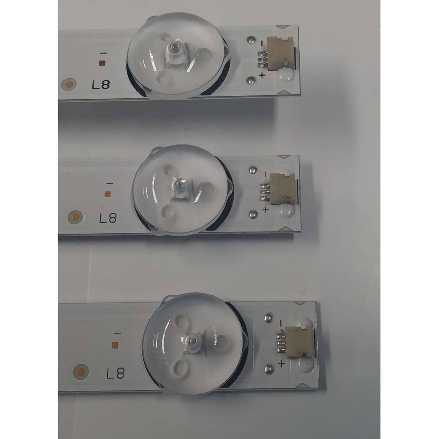 KIT DE LEDS PARA TV ORIGINAL 3 PIEZAS / NUMERO DE PARTE MS-L3959 V1 / 1.17.01.0000076-000 DC / A3 208-212 3.0-3.2 600 / 0528 43 - Imagen 4
