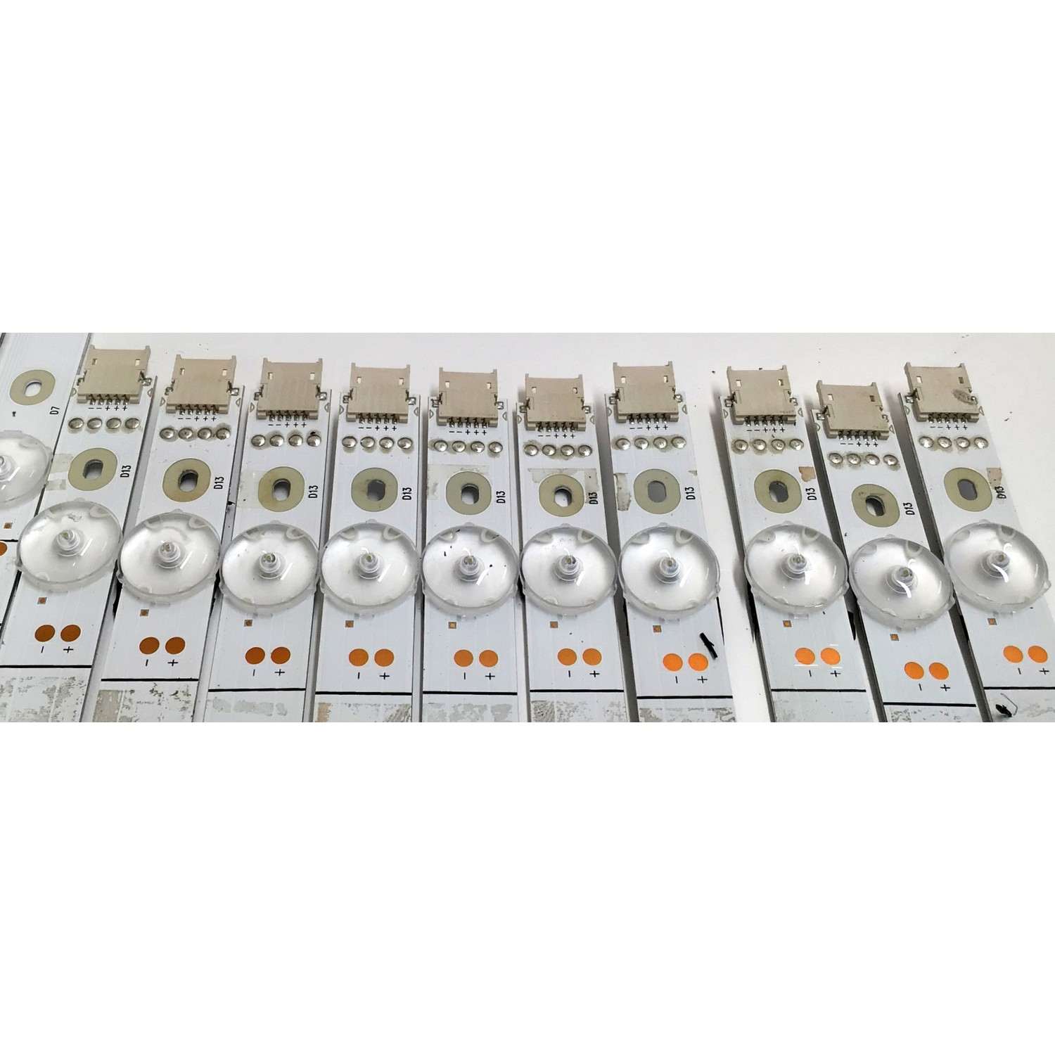 KIT DE LEDS PARA TV HISENSE ORIGINAL 20 PIEZAS / NUMERO DE PARTE LB6508S V2 / LB6508S V3 / 1248780 / 1248781 / JHD650X3U52-T0L8 / 2020120401 / JHD650X3U52-T0L8 / PANEL JHD650X3U52-T0L8\S0\FJ\FM\ROH / T650QVN07.5 / MODELOS 65U6G / 65U6GR - Imagen 4