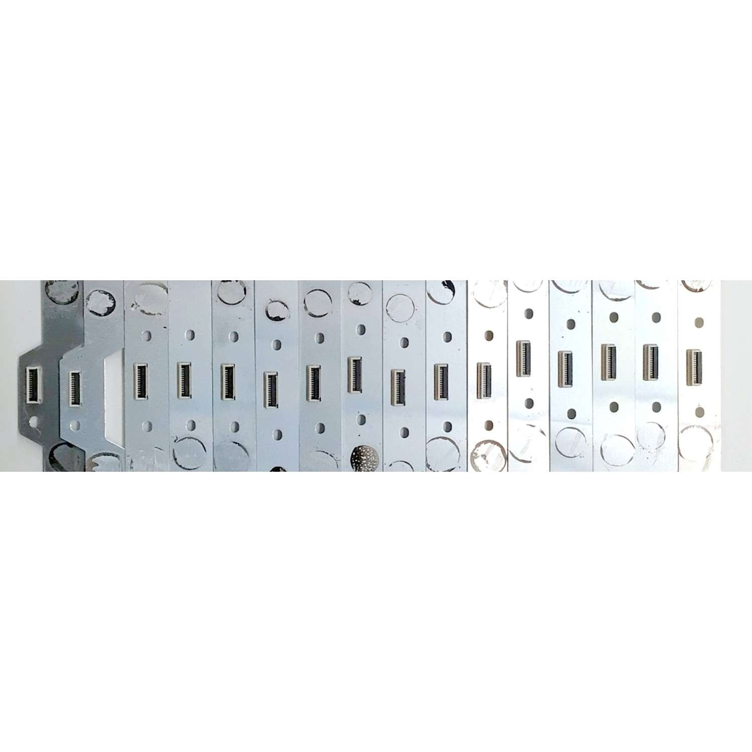 KIT DE LED'S PARA TV TCL QLED ((16 PIEZAS)) / NUMERO DE PARTE 65HR330M10A3 V2 / 65HR330M10B3 V2 / LP7B09BCB / B101-000955 / B101-000956 / 65C11G B 10*2-C04 / 65C11G A 10*14-C10 / PANEL LVU650NDJL CD9W28 V1 / DISPLAY ST6451D08-5 VER.2.1 / MODELO 65Q750G - Imagen 2