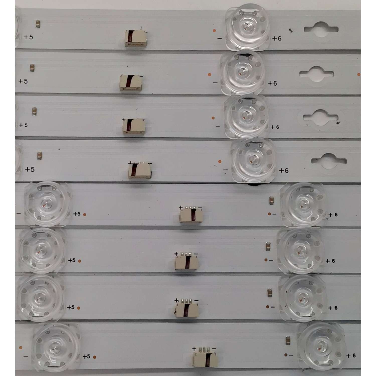 KIT DE LEDS PARA TV TCL ORIGINAL 8 PIEZAS / NUMERO DE PARTE 65HR330M11A4 V1 / 65HR330M10B4 V1 / 65C645 / E471763 / B0101-000942 / B0101-000941 / PANEL LVU650NDEL / DISPLAY ST6451D06-3 VER.2.1 / MODELOS 65Q650G / 65Q670G - Imagen 2