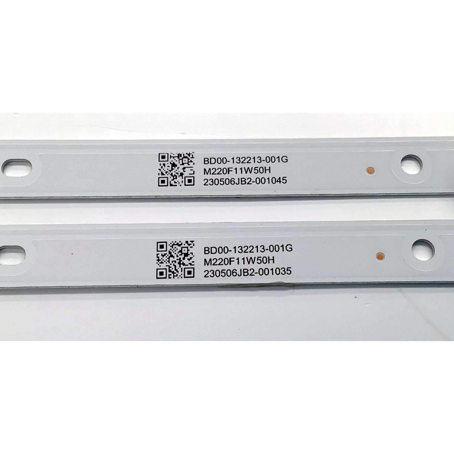 KIT DE LED'S PARA TV DAEWOO ((2 PIEZAS)) / NUMERO DE PARTE JJ-0642-D32030501BM-S / 230227 / E522316 / BD00-132213-001G / M220F11W50H / 230506JB2 / PANEL G320LD1DXJ-17 / LC320DXJ-SHAC / LC320DXJ (SH)(AC) / MODELO DAW32H - Imagen 3