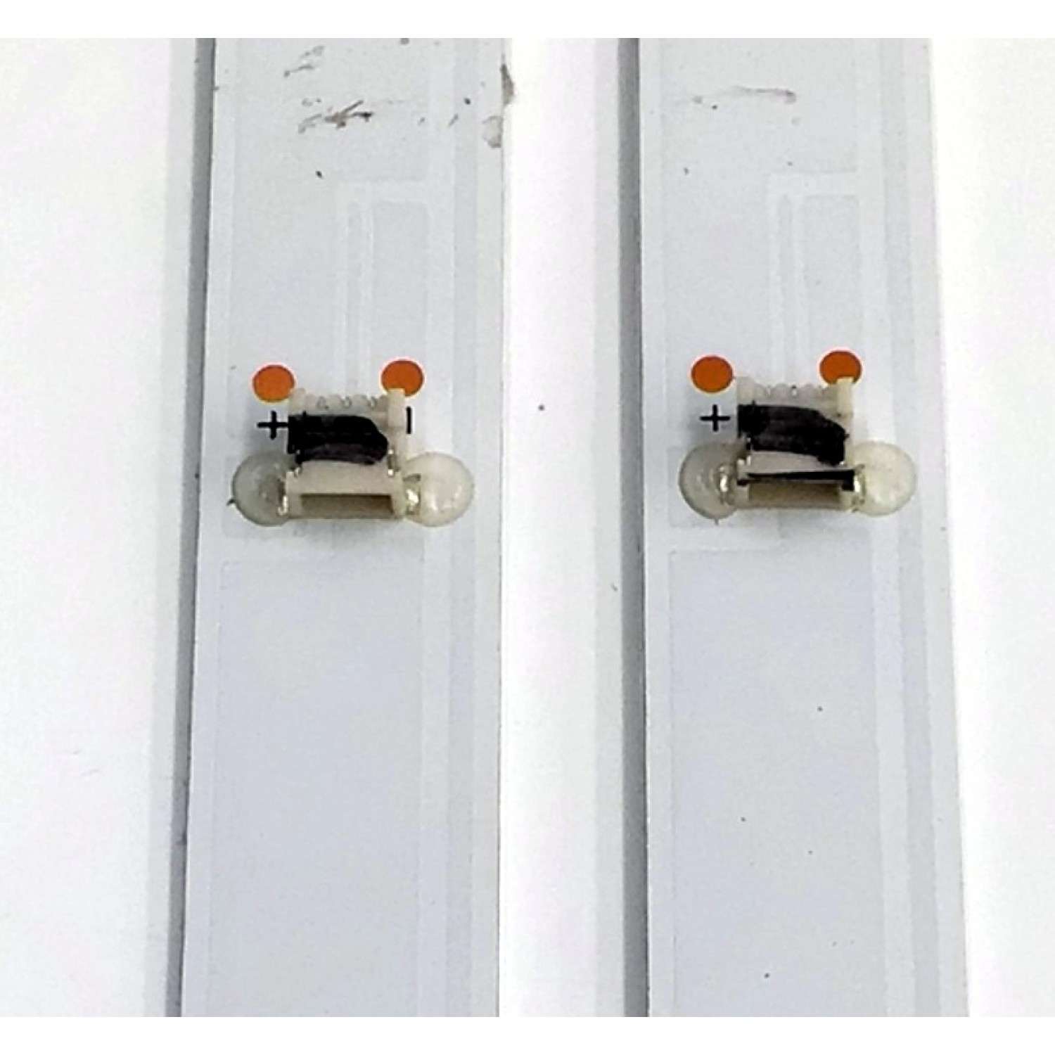 KIT DE LED'S PARA TV DAEWOO ((2 PIEZAS)) / NUMERO DE PARTE JJ-0642-D32030501BM-S / 230227 / E522316 / BD00-132213-001G / M220F11W50H / 230506JB2 / PANEL G320LD1DXJ-17 / LC320DXJ-SHAC / LC320DXJ (SH)(AC) / MODELO DAW32H - Imagen 2