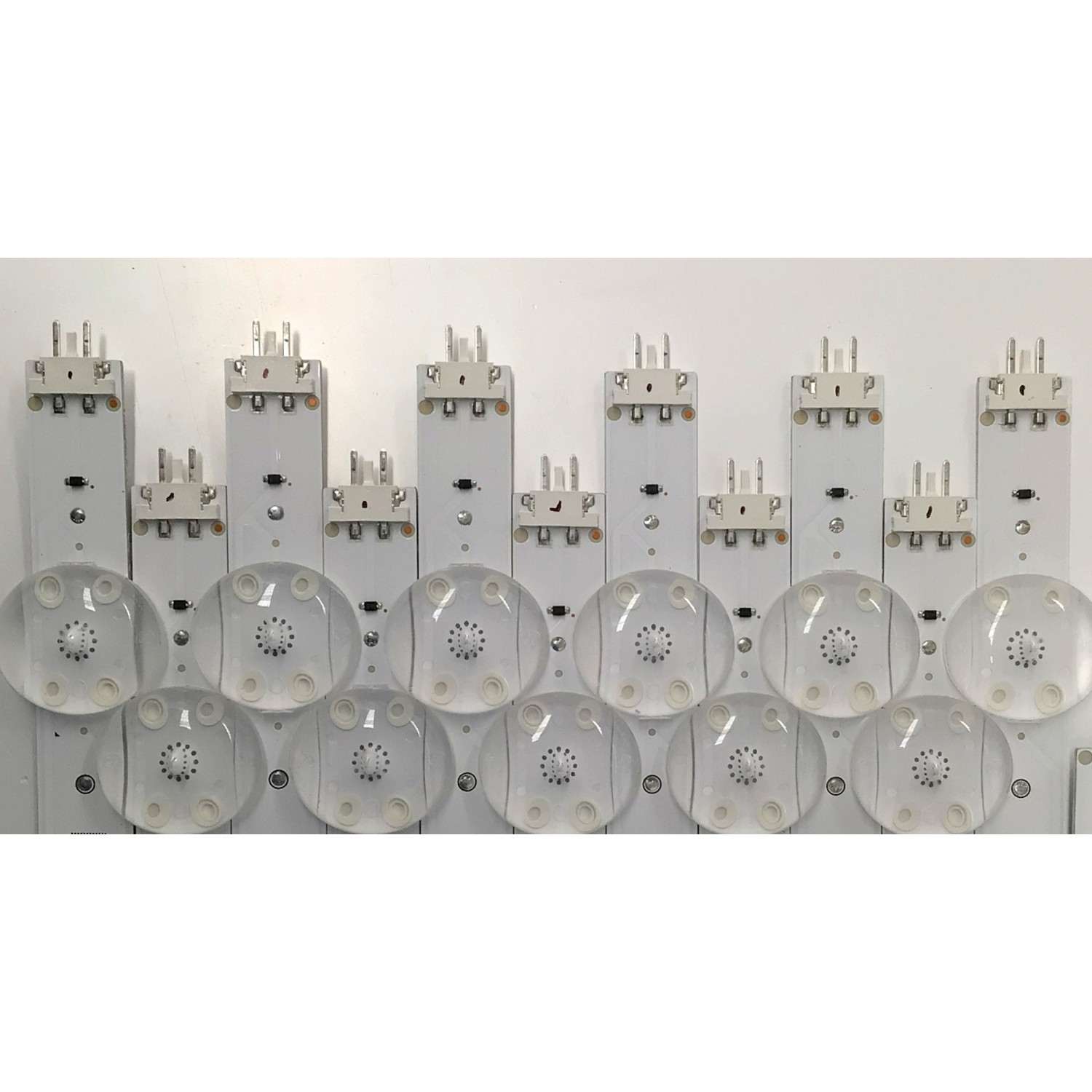 KIT DE LEDS ORIGINAL PARA TV LG 22 PIEZAS / NUMERO DE PARTE EAV65050001 / EAV65050101 / SSC_Y23 Slim Trident_86UR75_BOE_A_S / SSC_Y23 Slim Trident_86UR75_BOE_B_S / SSC_Y23 Slim Trident_86UR75_BOE_A / SSC_Y12 Slim Trident_86UR75_BOE_B / MODELO 86UR8750PSA - Imagen 2