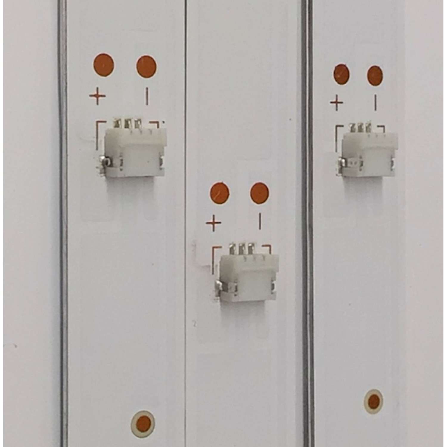 KIT DE LED'S PARA TV GHIA ((3 PIEZAS)) / NUMERO DE PARTE JL.D50091330-031AS-M_V02 / AE0110539 / E517260 / D220630 / PANEL V500DJ7-QE1 D5 / DISPLAY V500DJ7-QE1 REV.D5 / MODELOS G50NTFXUHD20 / RLDED5098-B-UHD / RWOSQU5050-B - Imagen 2