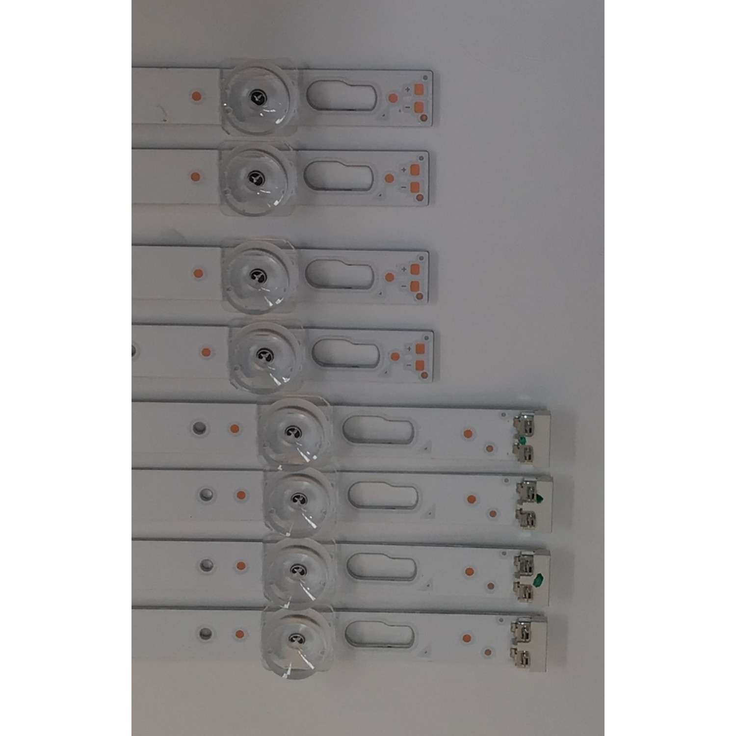 KIT DE LED'S PARA TV SAMSUNG ((8 PIEZAS)) / NUMERO DE PARTE BN96-50458A / BN96-50459A / 50458A / 50459A / 58 RR00 / 58 LR00 / 58RR00 / 58LR00 / MODELOS UN58TU / UA58TU / UN58AU / UN58CU / UE58TU / UE58AU / UA58AU / GU58AU / MAS MODELOS EN DESCRIPCIÓN - Imagen 3
