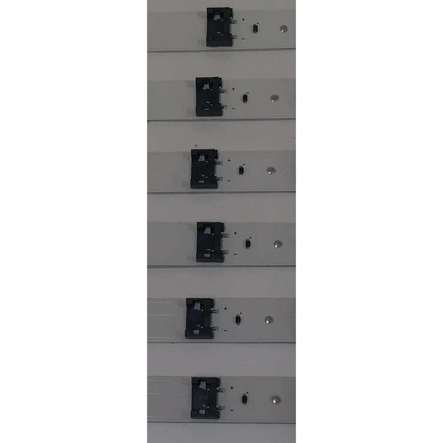 KIT DE LEDS ORIGINAL PARA TV LG 6 PIEZAS / NUMERO DE PARTE EAV65062801 / SSC_Y23 SLIM TRIDENT_50UR80_HKC(H5)_A_S / SSC_Y23 SLIM TRIDENT_50UR80_HKC(H5)_A_PTN0.5_REV00_221228 / PANEL NC500TQG / DISPLAY PT500GT04-2 / MODELO 50UR7800PSB / 50UR7800PSM - Imagen 2