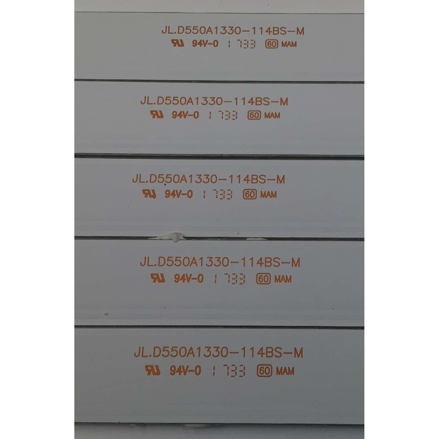 KIT DE LEDS PARA TV SCEPTRE ORIGINAL 5 PIEZAS / NUMERO DE PARTE JL.D550A1330-114BS-M / 18AE530 / N170823 / T102 / 8149010055011 / MODELO U550CV-UMR - Imagen 4