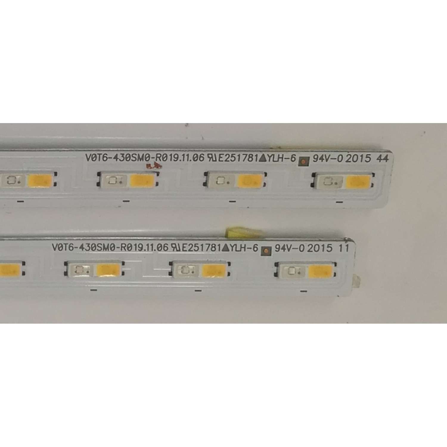 KIT DE LED'S PARA TV SAMSUNG ((2 PIEZAS)) / NUMERO DE PARTE BN96-50381A / V0T6-430SM0-R0 / 50381A / PANEL CY-RT043HGEV1H / DISPLAY HV430QUB-F1A / 50309A / MODELOS QN43LS03 / QN43LS01 / QN43Q6D / QN43Q60TAFXZA AB01 / QN43Q60TBFXZA AB01 /  - Imagen 4
