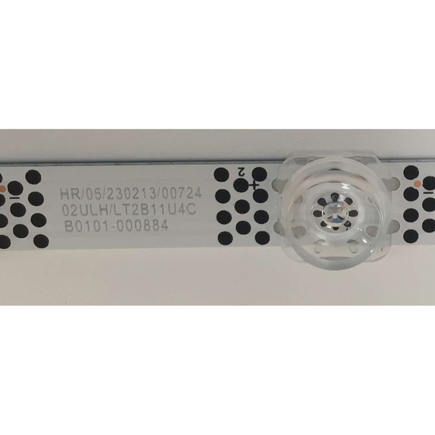 LED PARA TV TCL ORIGINAL 1 PIEZA / NUMERO DE PARTE 40HR330M15N02 V0 / 40HR330M15N02 / 40S11 / B0101-000884 / LT2B11U4C / PANEL LVF400NDEL MJ9W03 V2 / DISPLAY V400HJB-P03 C3 / MODELO 40S350G / 40S310R-MX - Imagen 3