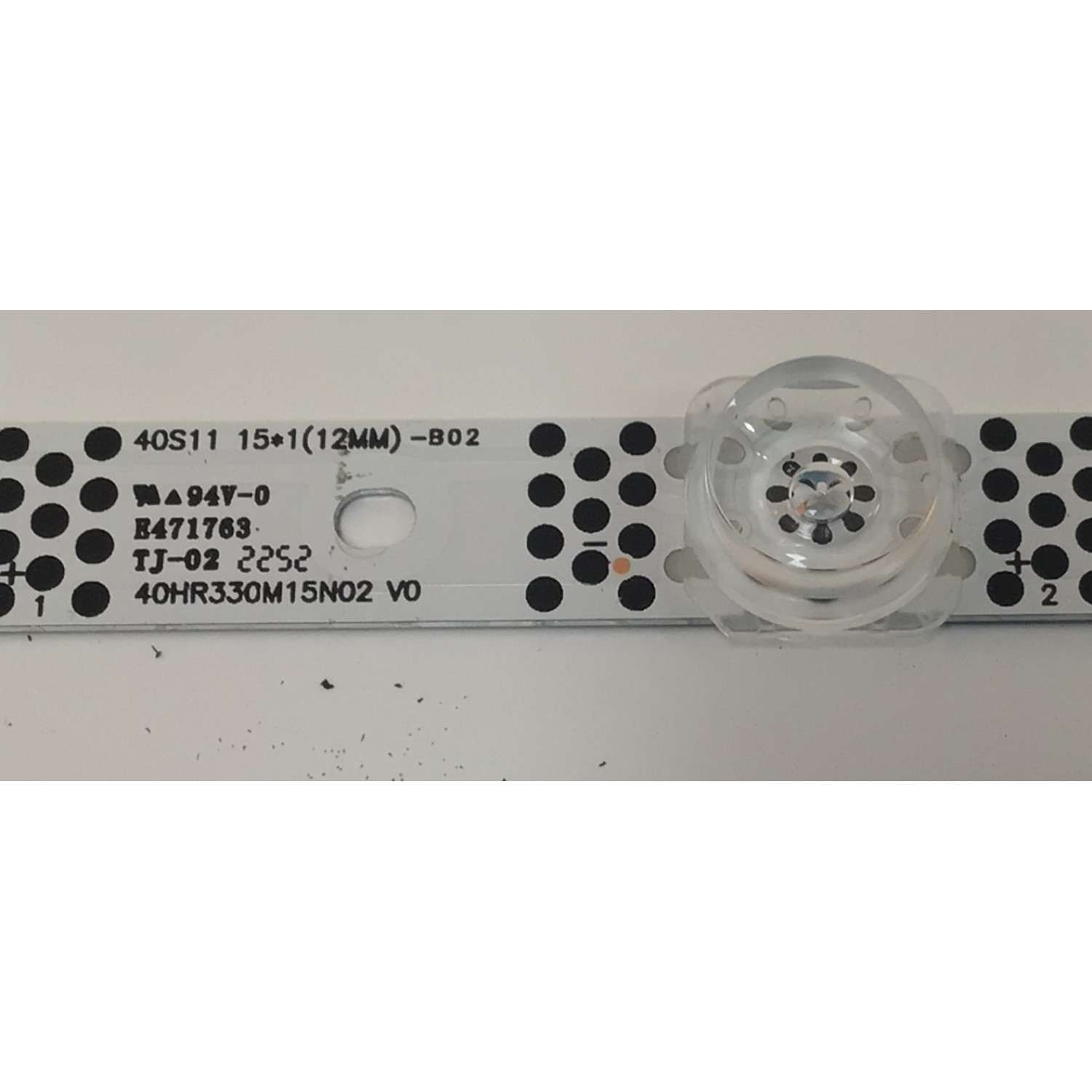 LED PARA TV TCL ORIGINAL 1 PIEZA / NUMERO DE PARTE 40HR330M15N02 V0 / 40HR330M15N02 / 40S11 / B0101-000884 / LT2B11U4C / PANEL LVF400NDEL MJ9W03 V2 / DISPLAY V400HJB-P03 C3 / MODELO 40S350G / 40S310R-MX - Imagen 2