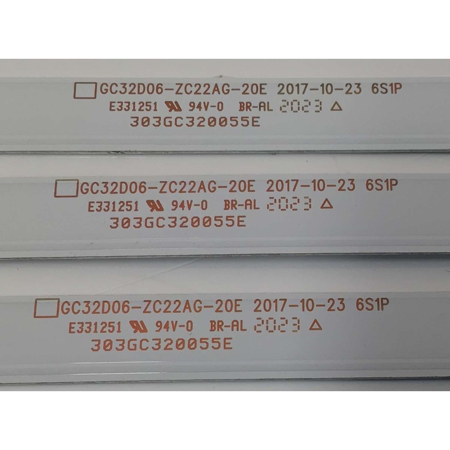 KIT LED'S PARA TV SAMSUNG ((3 PIEZAS)) / NUMERO DE PARTE 303GC320055E / GC32D06-ZC22AG-20E / GC320M82 / 70401-01173 / 2300006008 / 200603BC06 / DISPLAY HV320WHB-N5B / MODELO UN32M4500BF / UN32M4500BFXZA / UN32M4500BFXZA BZ01 - Imagen 4