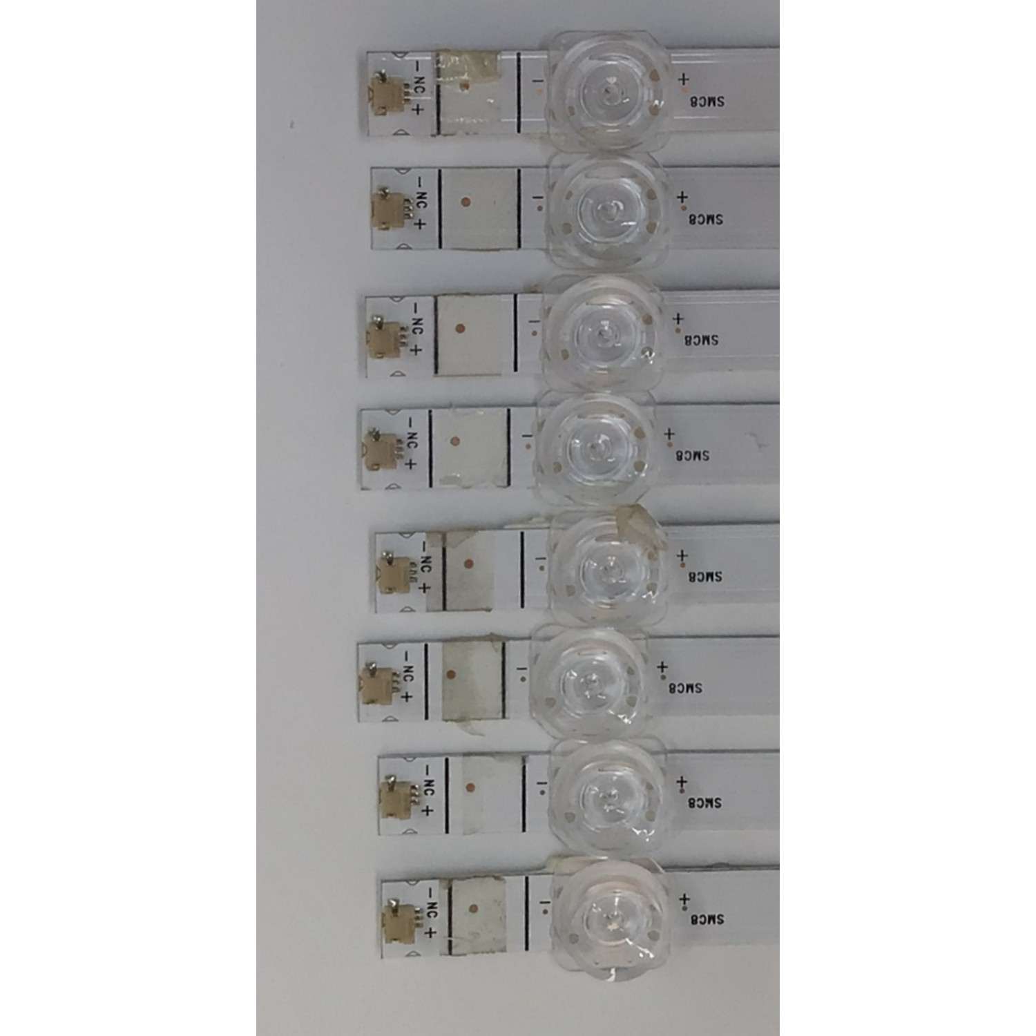 KIT DE LEDS PARA TV VIZIO ORIGINAL 8 PIEZAS / NUMERO DE PARTE HFSX75D08-ZC42AG-24CD / 303HX750051CD / B005P00107968A / GC750M26 / 70401-01867 / 240126AB03 / PANEL BOEI750WQ1 / DISPLAY HV750QUB-F91 / MODELOS V4K75M-0804 / V4K75S-0804 - Imagen 4