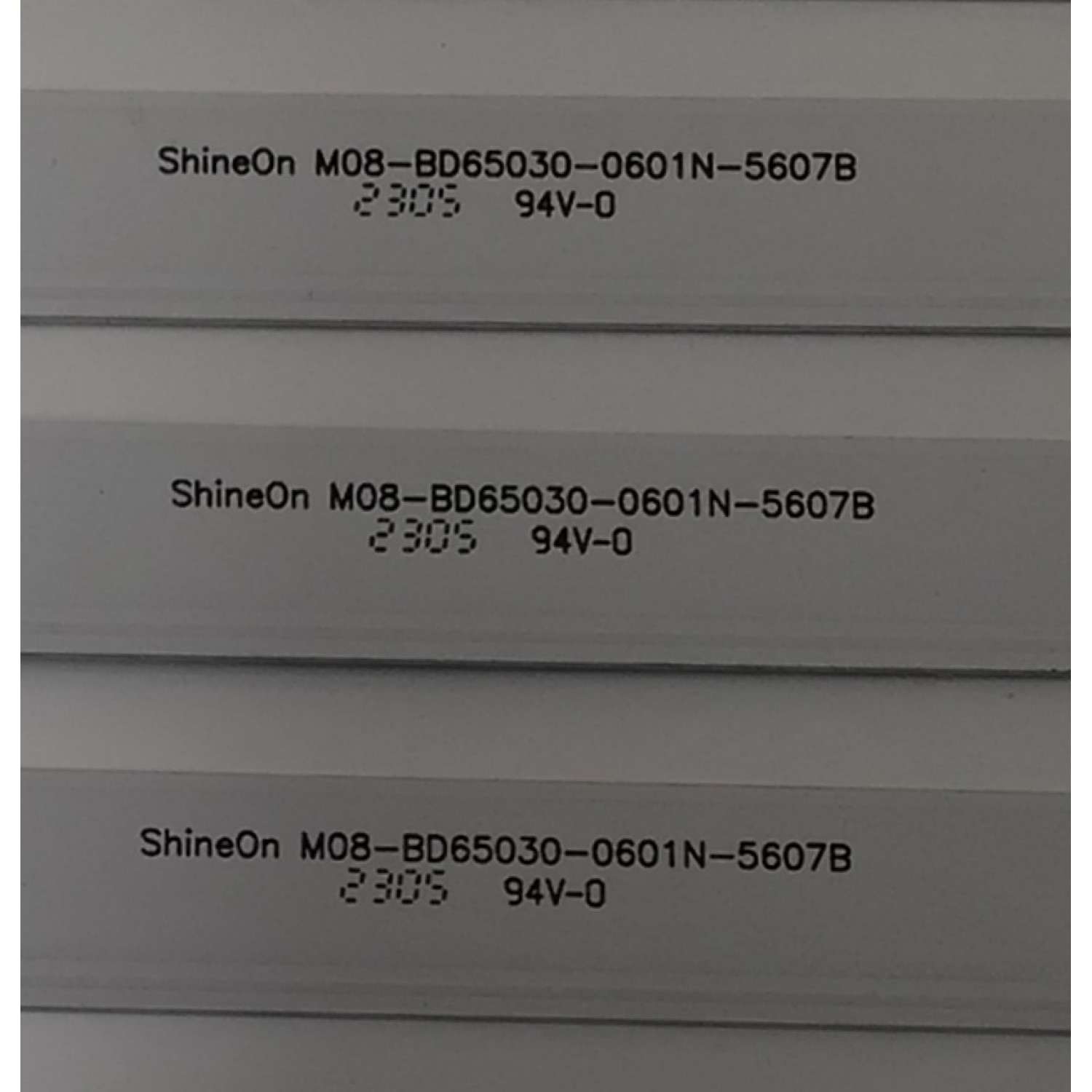 KIT DE LED'S PARA TV VIZIO ((12 PIEZAS)) / NUMERO DE PARTE M08-BD65030-0601N-5607B / SHINEON M08-BD65030-0601N-5607B / 7040-01557 / DISPLAY HV650QUB-F70 REV.2.0 / MODELO V655-J04 - Imagen 3