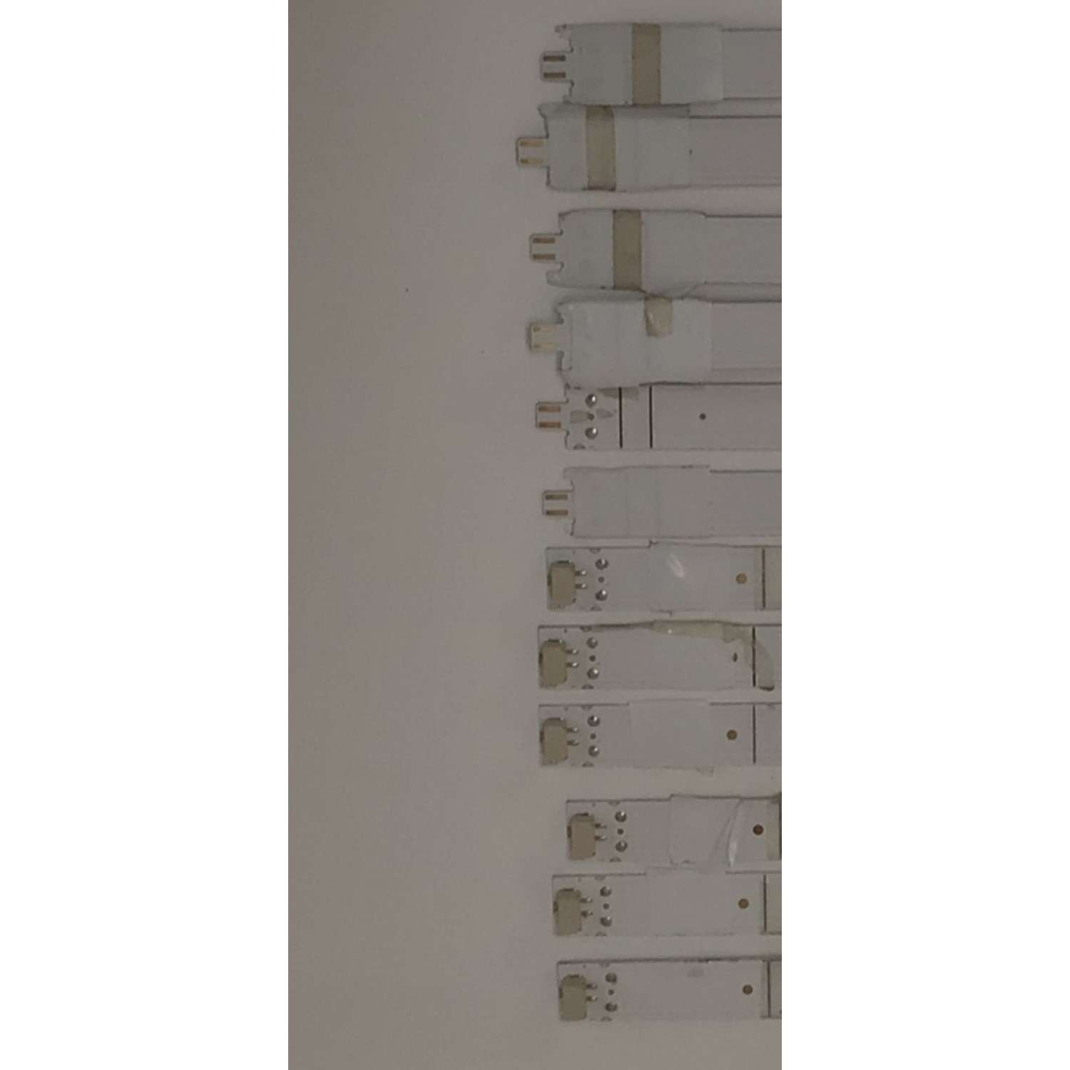 KIT DE LED'S PARA TV VIZIO ORIGINAL 12 PIEZAS / NUMERO DE PARTE LB65092 / LB65092 V0_05 / LB65092 V1_05 / LV65D / PANEL / SD650DUZ-1 / DISPLAY JR645R3HA3L / MODELO V655M-K03 / V655M-K03 LFTVM8LY - Imagen 2