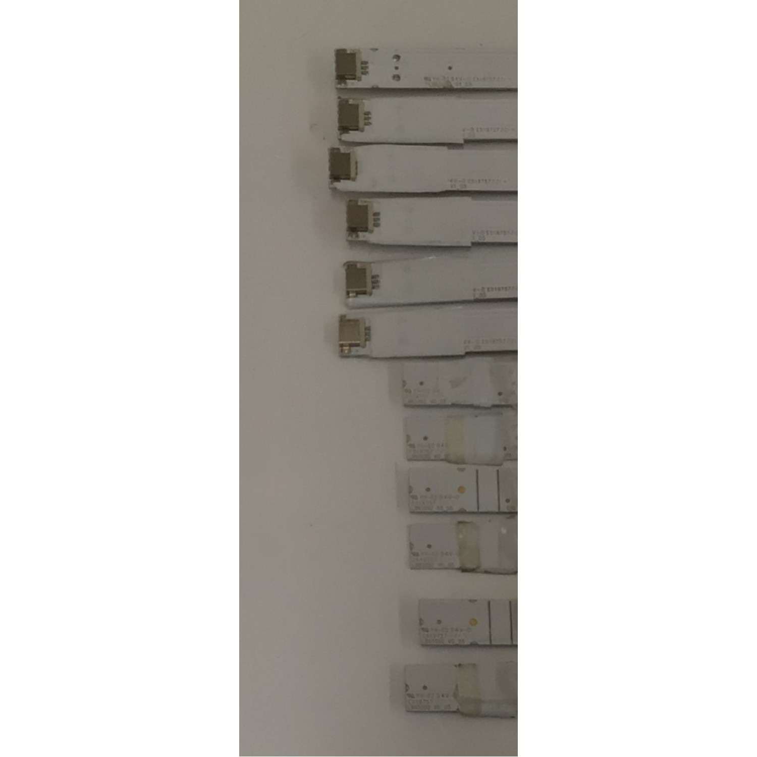 KIT DE LED'S PARA TV VIZIO ORIGINAL 12 PIEZAS / NUMERO DE PARTE LB65092 / LB65092 V0_05 / LB65092 V1_05 / LV65D / PANEL / SD650DUZ-1 / DISPLAY JR645R3HA3L / MODELO V655M-K03 / V655M-K03 LFTVM8LY - Imagen 5