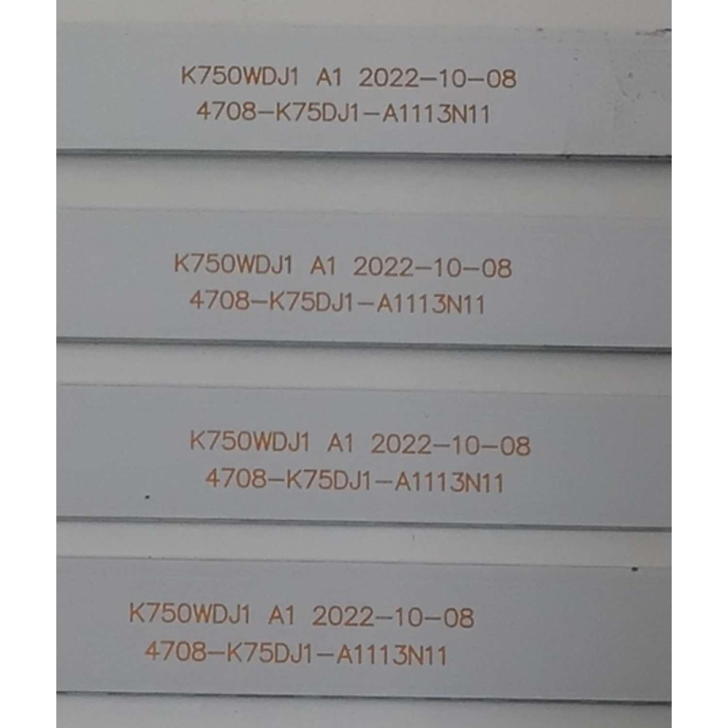 KIT DE LEDS ORIGINAL PARA TV SHARP / ONN / 14 PIEZAS / NUMERO DE PARTE 4708-K75DJ1-A1113N11 / K750WDJ1 A1 / XRJ1060 / SLC04708RA0 / 111407-75-J11041 / RF-231206-3225F432 / PANEL K750WDJ10HE / K750WDJ1 / DISPLAY ST7461D03-2 VER.2.3 / MODELO 4T-C75EL8UR  - Imagen 3