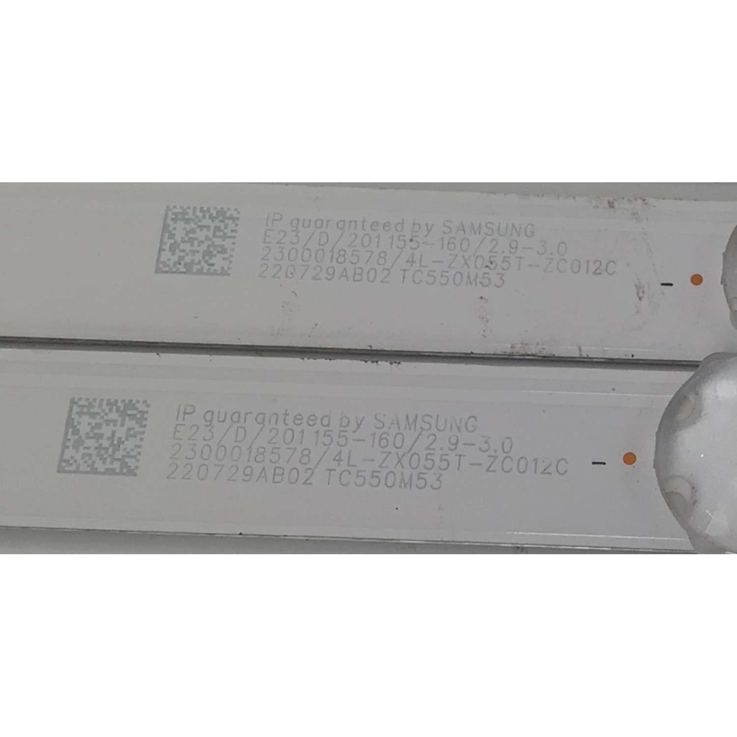 KIT DE LEDS PARA TV PHILIPS ORIGINAL 4 PIEZAS / NUMERO DE PARTE TCL55D14-ZC42AG-09D / 303TC550070D / TC550M53 / 4L-ZX055T-ZC012C / 2300018578 / 220729AB02 / PANEL LVU550CSDX E0647 / DISPLAY ST5461D12-6 VER.2.2 / MODELO 55PFL5756 / 55PFL5756/F7 / SI55UR - Imagen 4