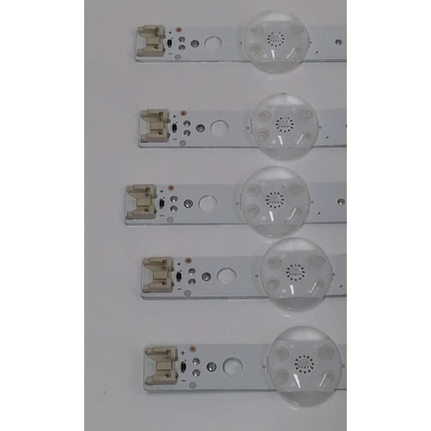 KIT DE LED´S PARA PARA TV LG 5 PIEZAS ORIGINALES / NUMERO DE PARTE EAV65049401 / SSC_Y23 SLIM TRIDENT 43UR75_S / SSC_Y23 SLIM TRIDENT 43UR75_BOE_PTN0.6_REV00_220526 / BOE430M4 / PANEL NC430TQG-ABKHA / MODELO 43UR8000AUA / 43UR8000AUA.BUSFLJM - Imagen 2