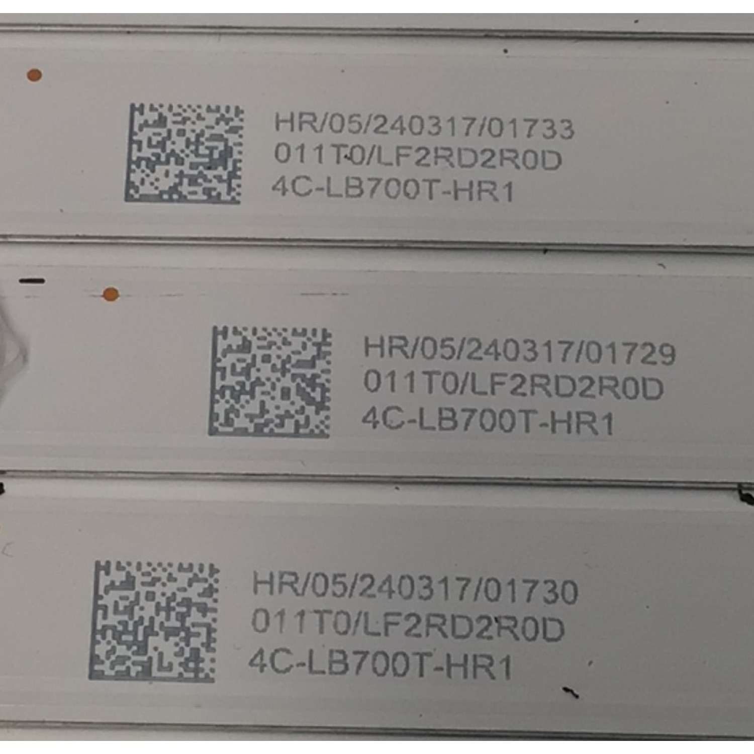 KIT DE LED´S PARA TV PHILIPS 10 PIEZAS ORIGINALES / NUMERO DE PARTE 70HR332M09A0 V0 / 70D2000 / 4C-LB700T-HR1 / LF2RD2R0D / MODELO 70PFL5656 / 70PFL5656/F7A - Imagen 4
