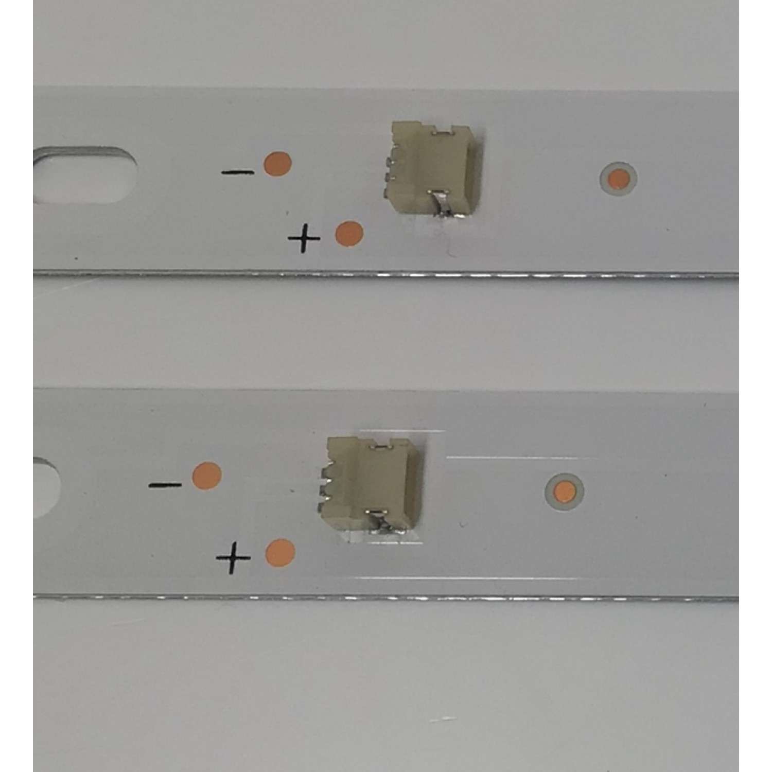 KIT DE LED´S PARA TV EVL 2 PIEZAS ORIGINALES / NUMERO DE PARTE MSG-T320-V6-3030-19001-2-06 / 1.3.1070320266 / PC67182A / 250-260LM / 9000-13000K / MODELO 32EVLSM - Imagen 3
