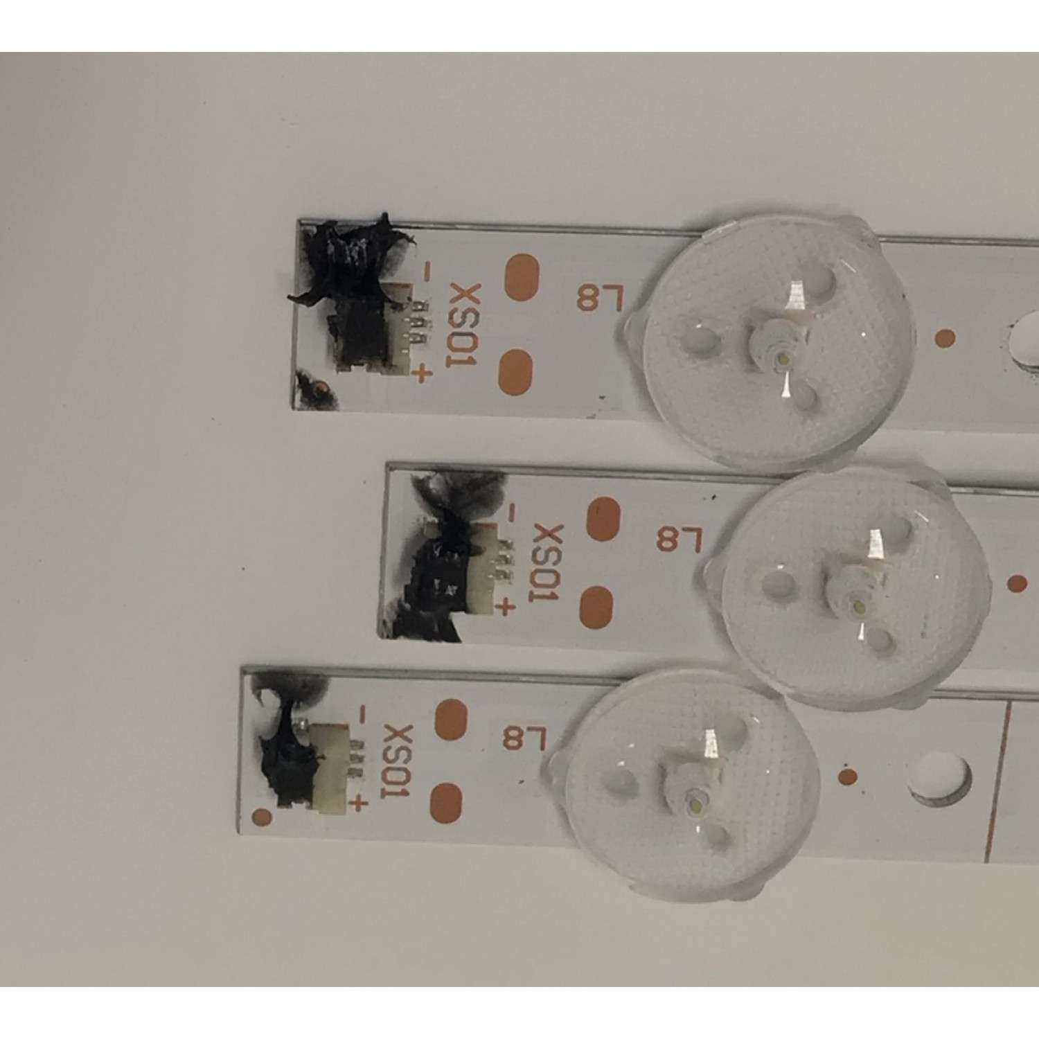 KIT DE LEDS PARA TV JENSEN ORIGINAL 3 PIEZAS / NUMERO DE PARTE DLED39.5DX / DLED39.5DX 3X8 0007 / F62DLED395DX3X80007 / PANEL V400HJ6-PE1 / MODELO JE4015 - Imagen 2