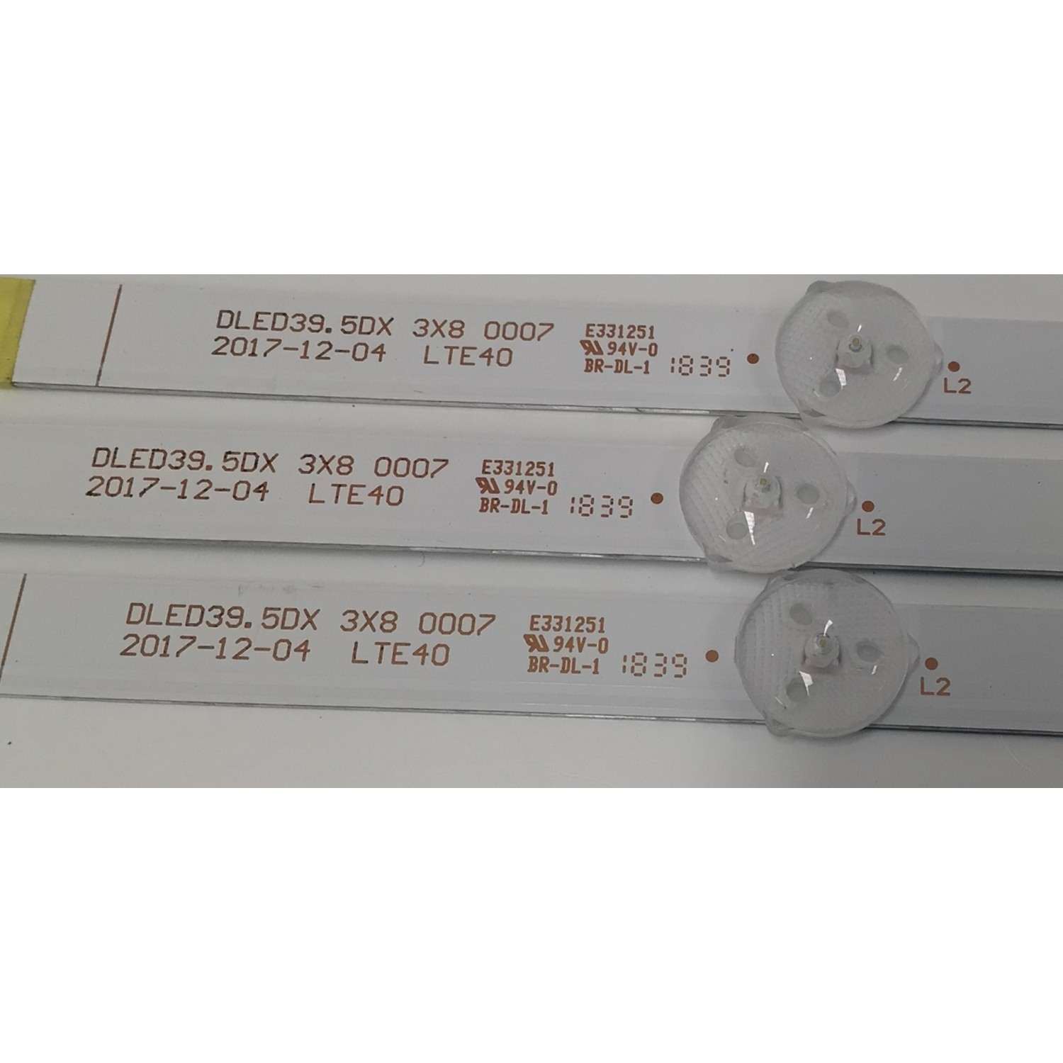 KIT DE LEDS PARA TV JENSEN ORIGINAL 3 PIEZAS / NUMERO DE PARTE DLED39.5DX / DLED39.5DX 3X8 0007 / F62DLED395DX3X80007 / PANEL V400HJ6-PE1 / MODELO JE4015 - Imagen 4