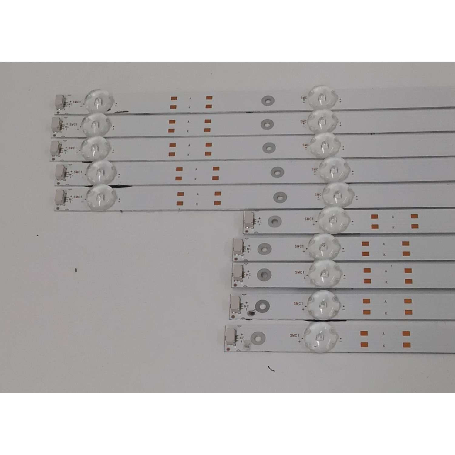 KIT DE LEDS PARA TV PHILIPS ORIGINAL 10 PIEZAS / NUMERO DE PARTE 303TC650053D / 303TC650052D / TCL65D11R-ZC42AG-04D / TCL65D11L-ZC42AG-04D / TC650M31 / 220908BC08 / MODELO 65PUL6673 / 65PUL6673/F7 - Imagen 2
