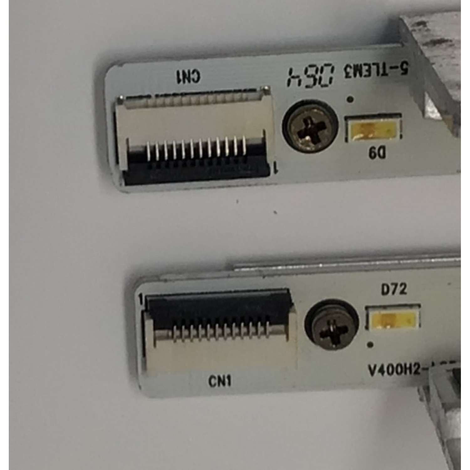 KIT DE LEDS PARA TV TOSHIBA ORIGINAL 2 PIEZAS / NUMERO DE PARTE V400H2-LS5 / V400H2-LS5-TLEM3 / V400H2-LS5-TREM3 / 067008N31A23D02 / PANEL V400HK2-LS5 REV.C1 / MODELO 40L5200U2 - Imagen 5