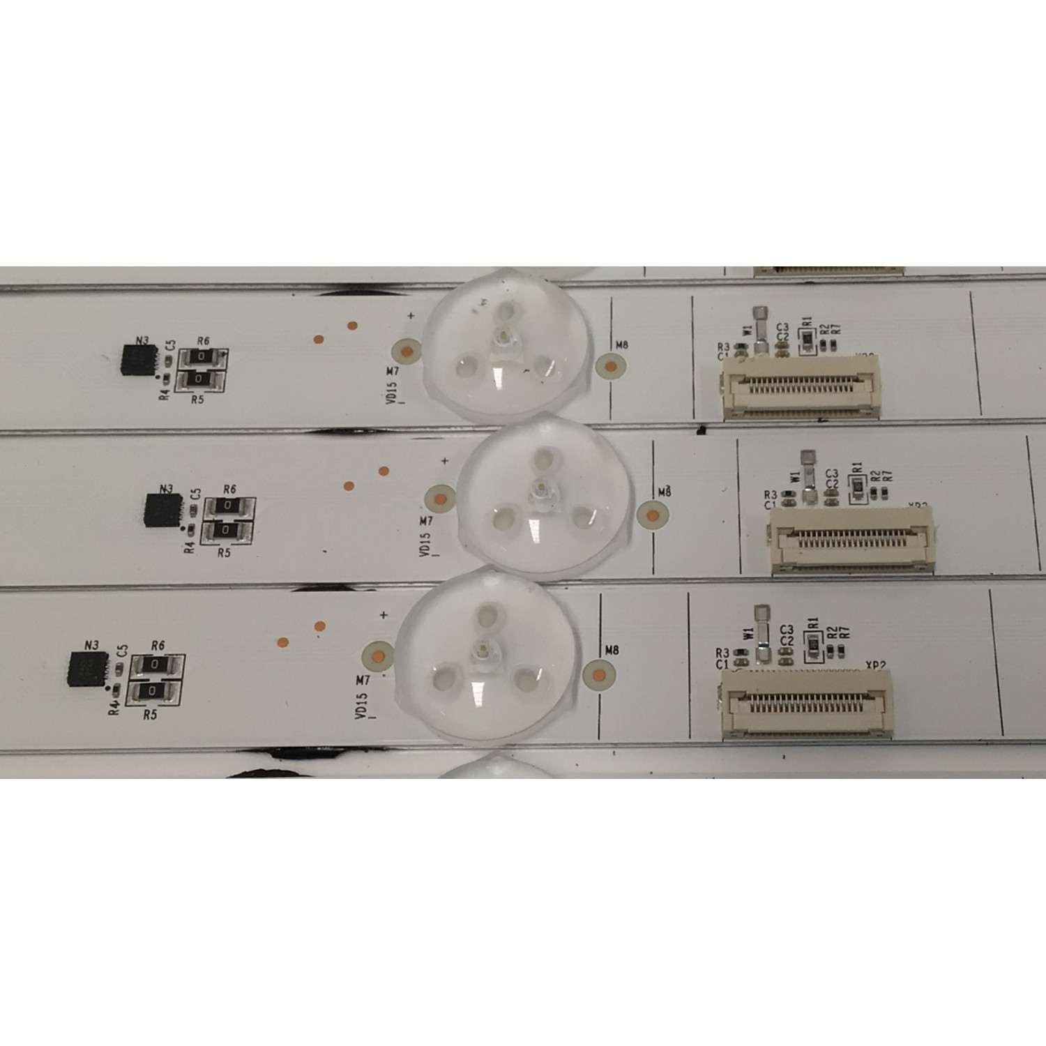 KIT DE LEDS PARA TV HISENSE ORIGINAL 20 PIEZAS / NUMERO DE PARTE JL.D7501M330 / JL.D7501M330-003AL-M_V02 / JL.D7501M330-003AR-M_V02 / RSAG7.820.13291/ROH VER.C / RSAG7.820.13292/ROH VER.C / PANEL HD750H3U71-T0L8K1 / DISPLAY HV750QUB-F92 / MODELO 75U7K - Imagen 5