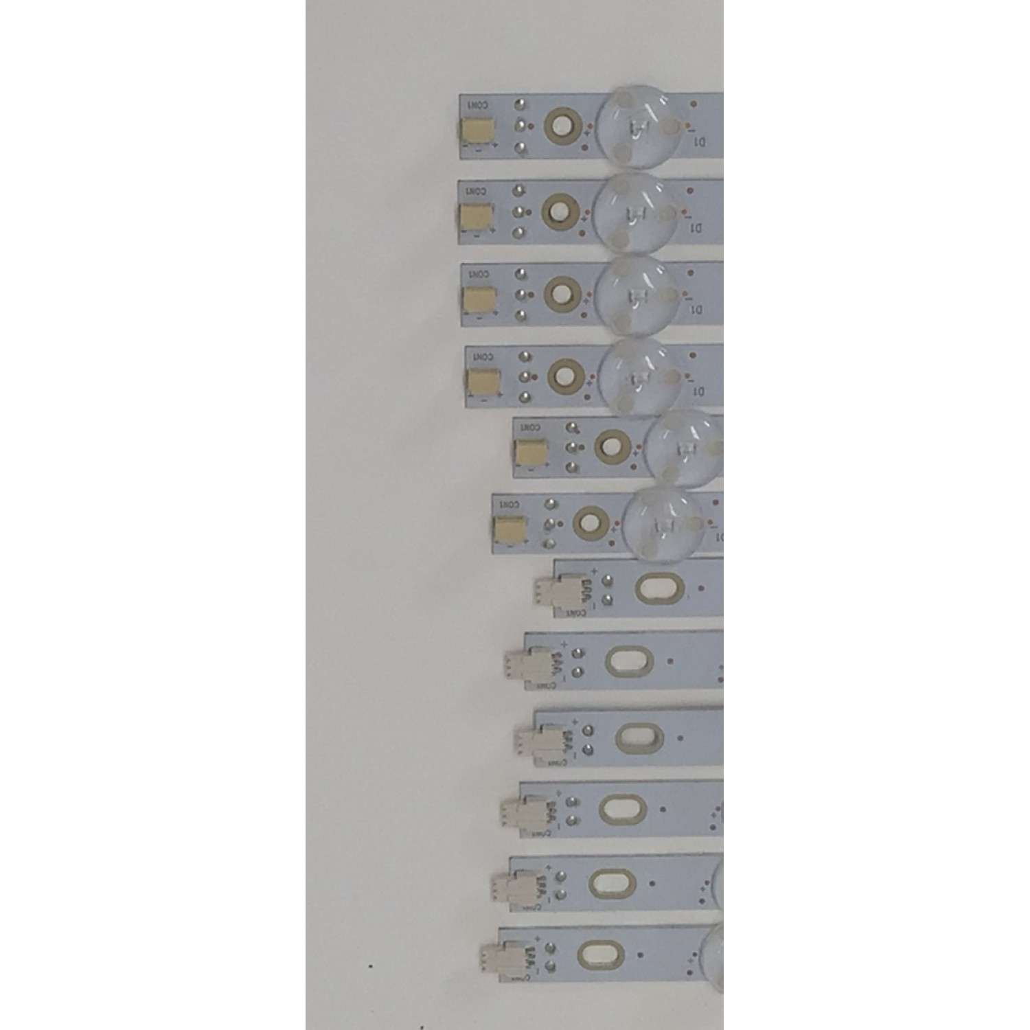 KIT DE LEDS PARA TV SUNBRITE ORIGINAL 12 PIEZAS / NUMERO DE PARTE LB65068 / LB65068 V0_00 / LB65068 V1_00 / 09810108GH03 / HA3E7CD1 / 81010 / MODELO SB-V-65-4KHDR - Imagen 4