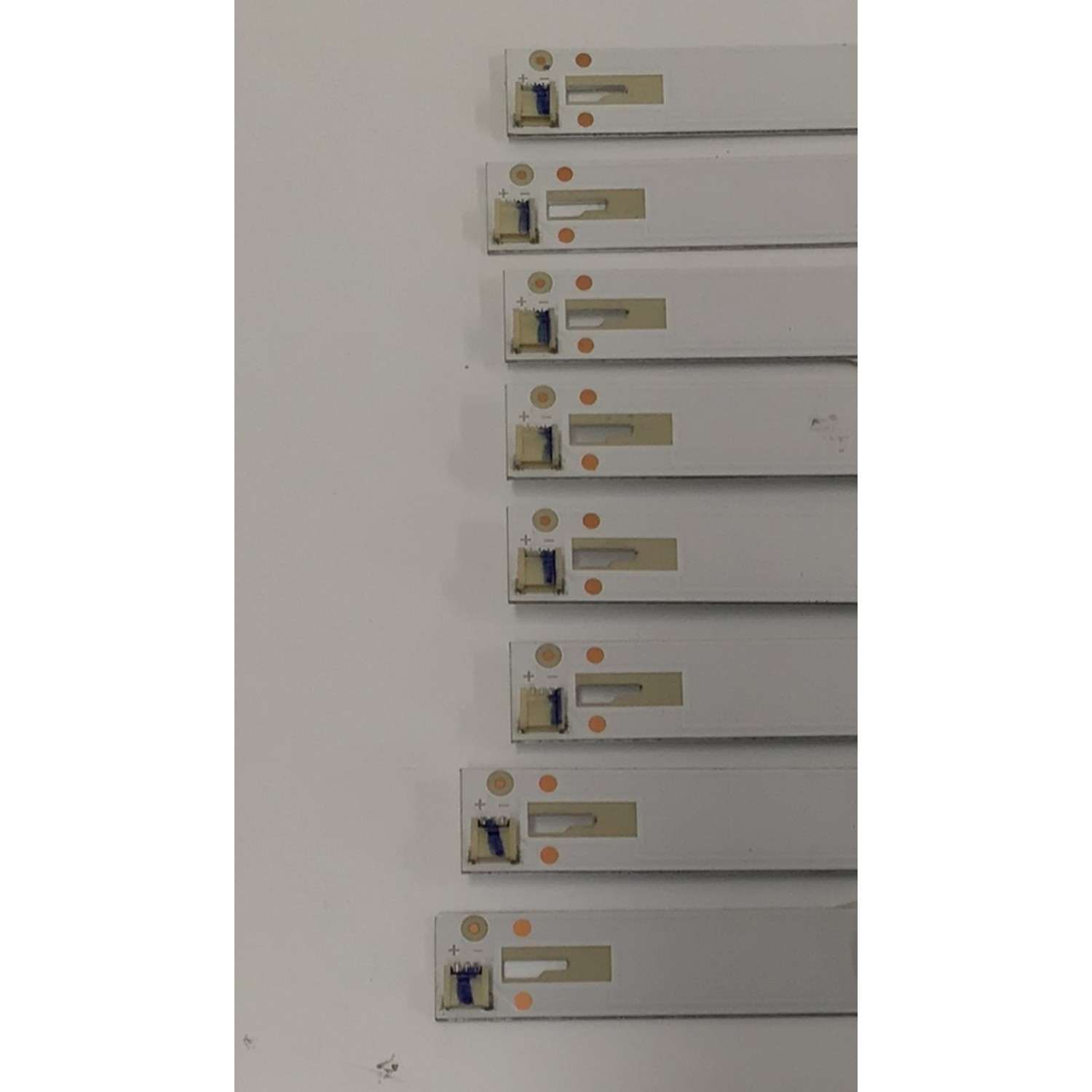 KIT DE LEDS PARA TV WBOX ORIGINAL 8 PIEZAS / NUMERO DE PARTE 4708-K55WDC-A3117N01 / K550WDC1  A3 / 471R1P62 / K550WDC119A157 / X-C72-K9-YF16  0B / MODELO 0E-55LED4KA - Imagen 6