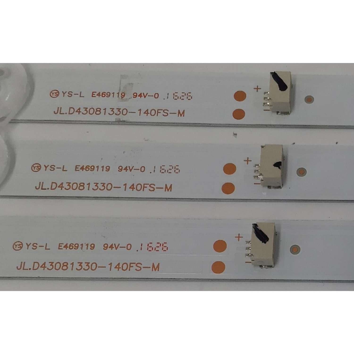 KIT DE LEDS PARA TV HKPRO ORIGINAL 3 PIEZAS / NUMERO DE PARTE JL.D43081330-140FS-M / 17BK13-1 / 035-430-3528-G / PANEL LVF430LGD0 E1 V63 / MODELO 43L26CMC - Imagen 2