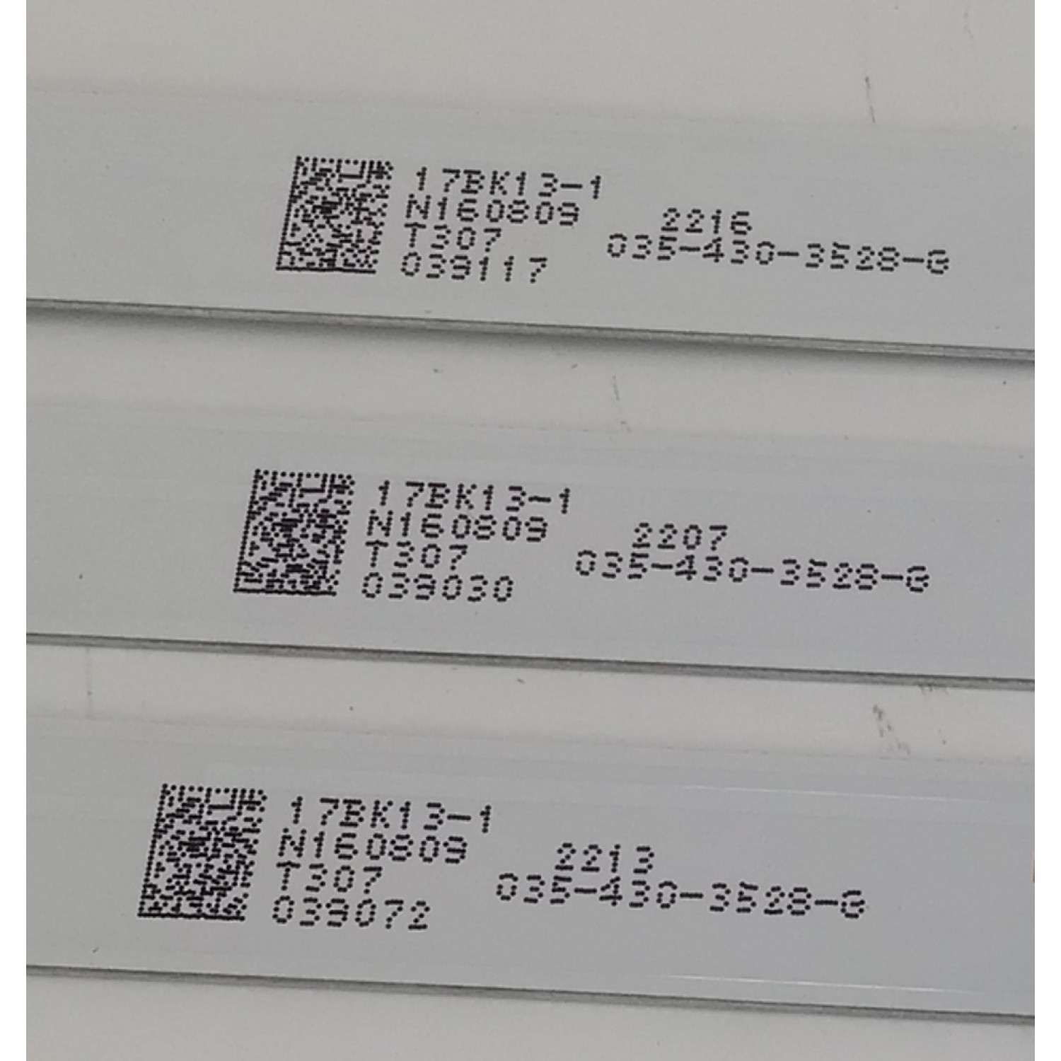 KIT DE LEDS PARA TV HKPRO ORIGINAL 3 PIEZAS / NUMERO DE PARTE JL.D43081330-140FS-M / 17BK13-1 / 035-430-3528-G / PANEL LVF430LGD0 E1 V63 / MODELO 43L26CMC - Imagen 3