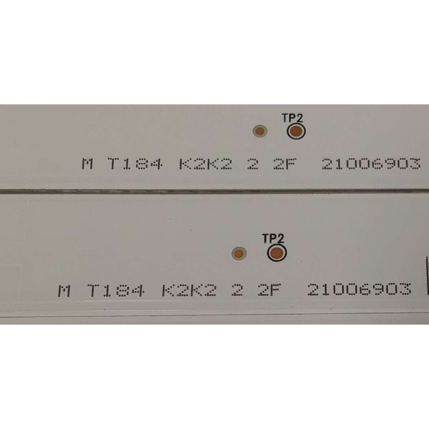 KIT DE LEDS PARA TV KONKA ORIGINAL 9 PIEZAS / NUMERO DE PARTE UDL55ME662ANTS / 35023082 / BK BLK LJ2 / 21006903 / MODELO LED55K7200 / LED55K5500 - Imagen 2